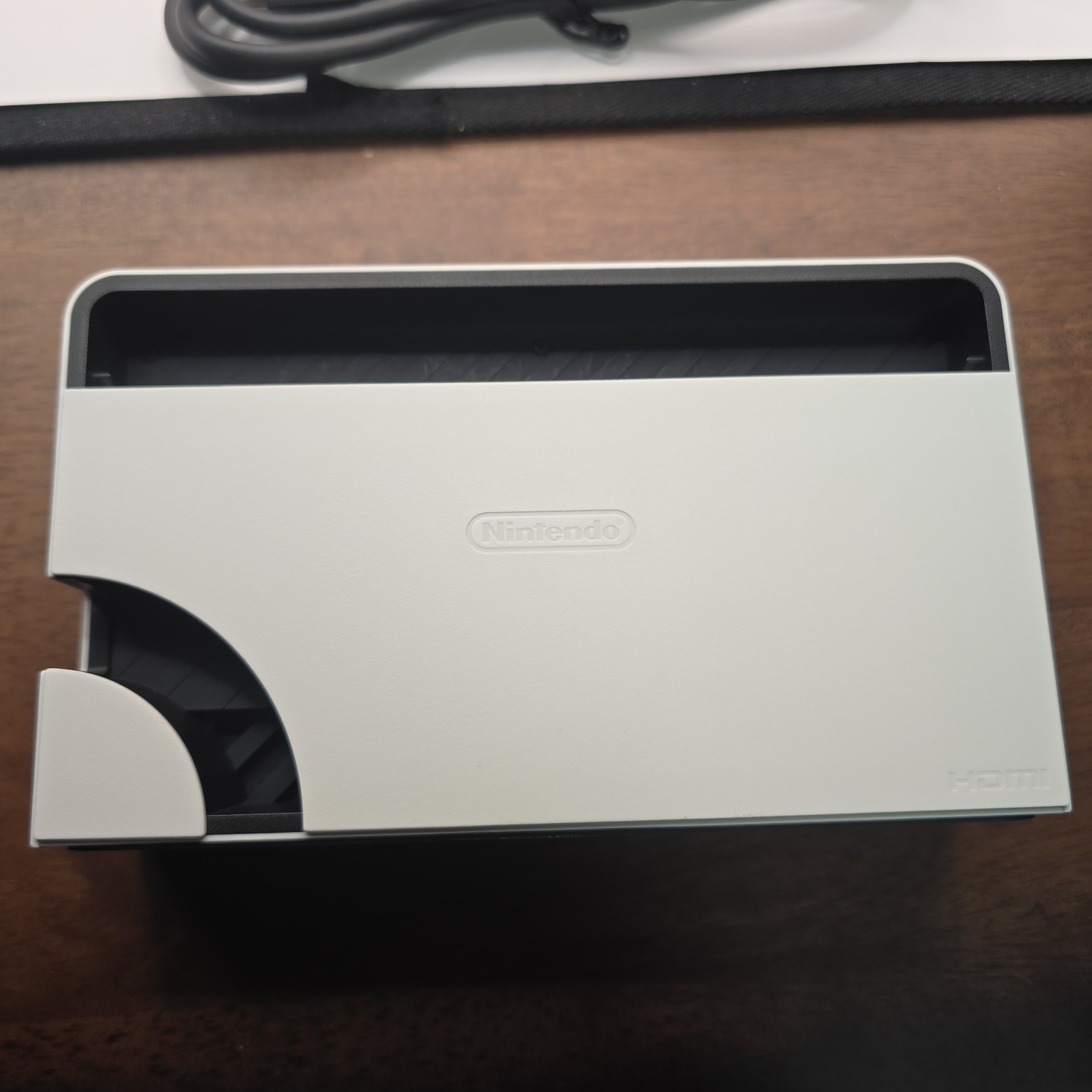 Nintendo Switch OLED – 64GB – White console & joycons With Box And 2 Games