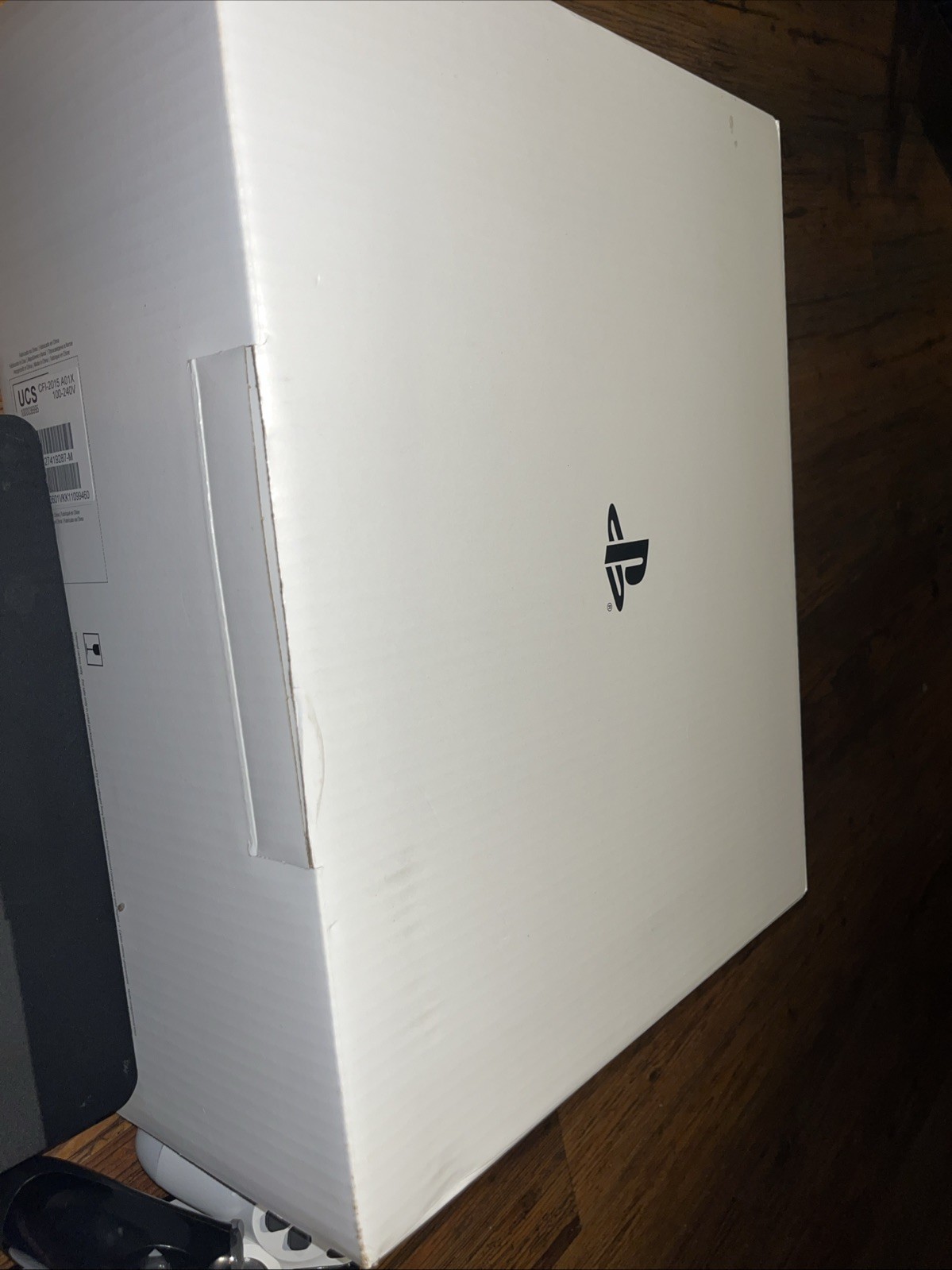 Sony PlayStation 4 Slim CUH-2115B 1TB Console Game Bundle Controllers 11.52 FW