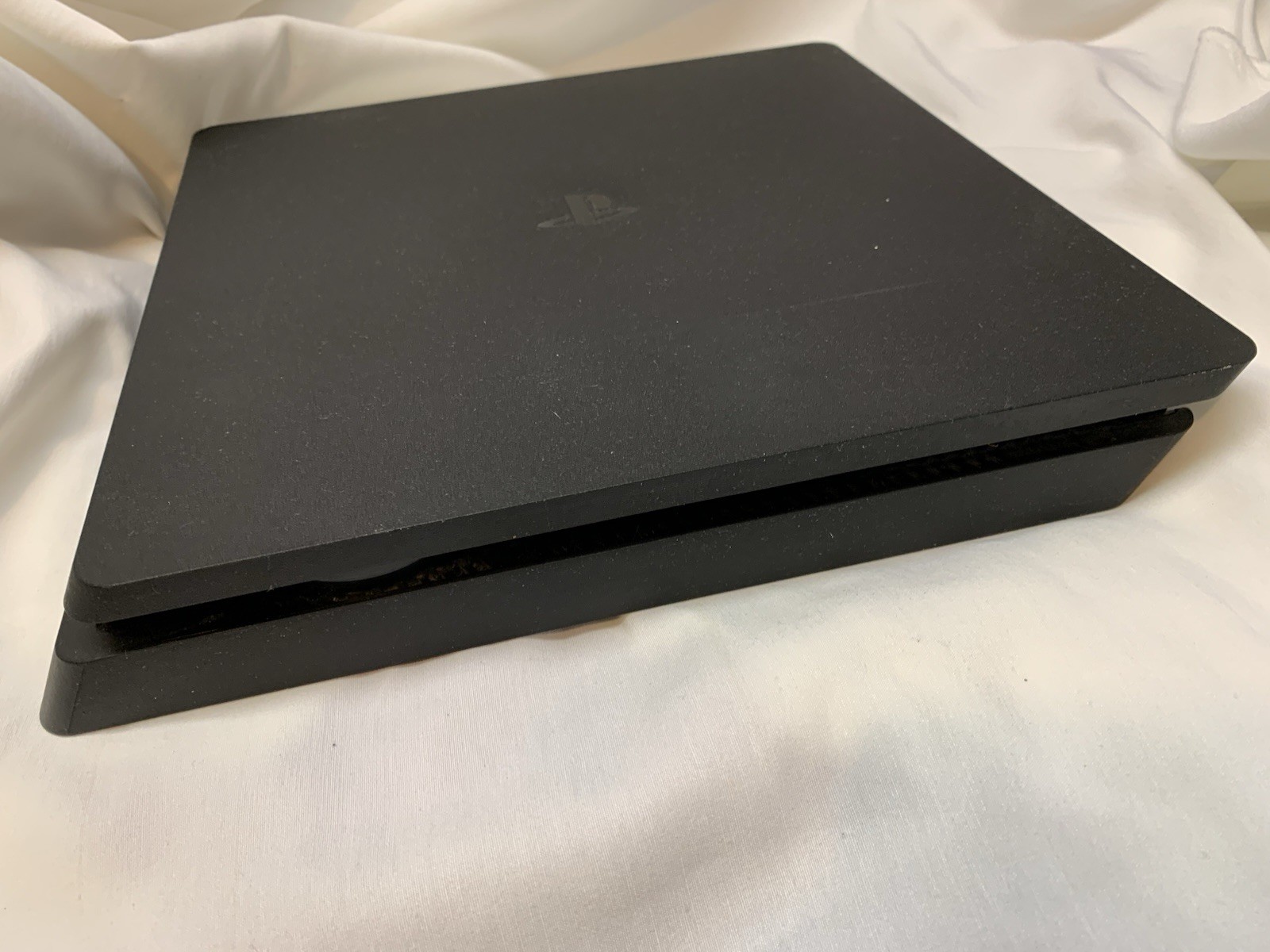 Sony PlayStation 4 Slim 1TB Console CUH-2215B – Disc Drive Issue (READ)