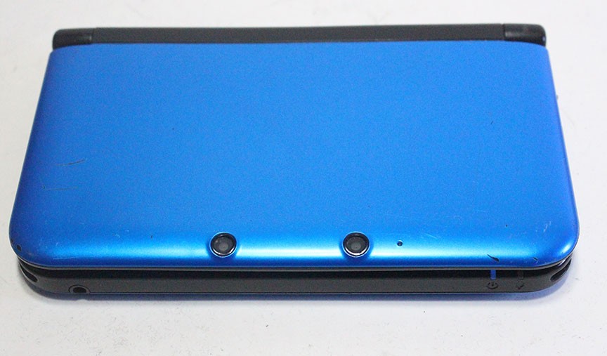 Nintendo 3DS XL Blue/Black Game Console-Cracked Top LCD-Plays Games-Parts Only