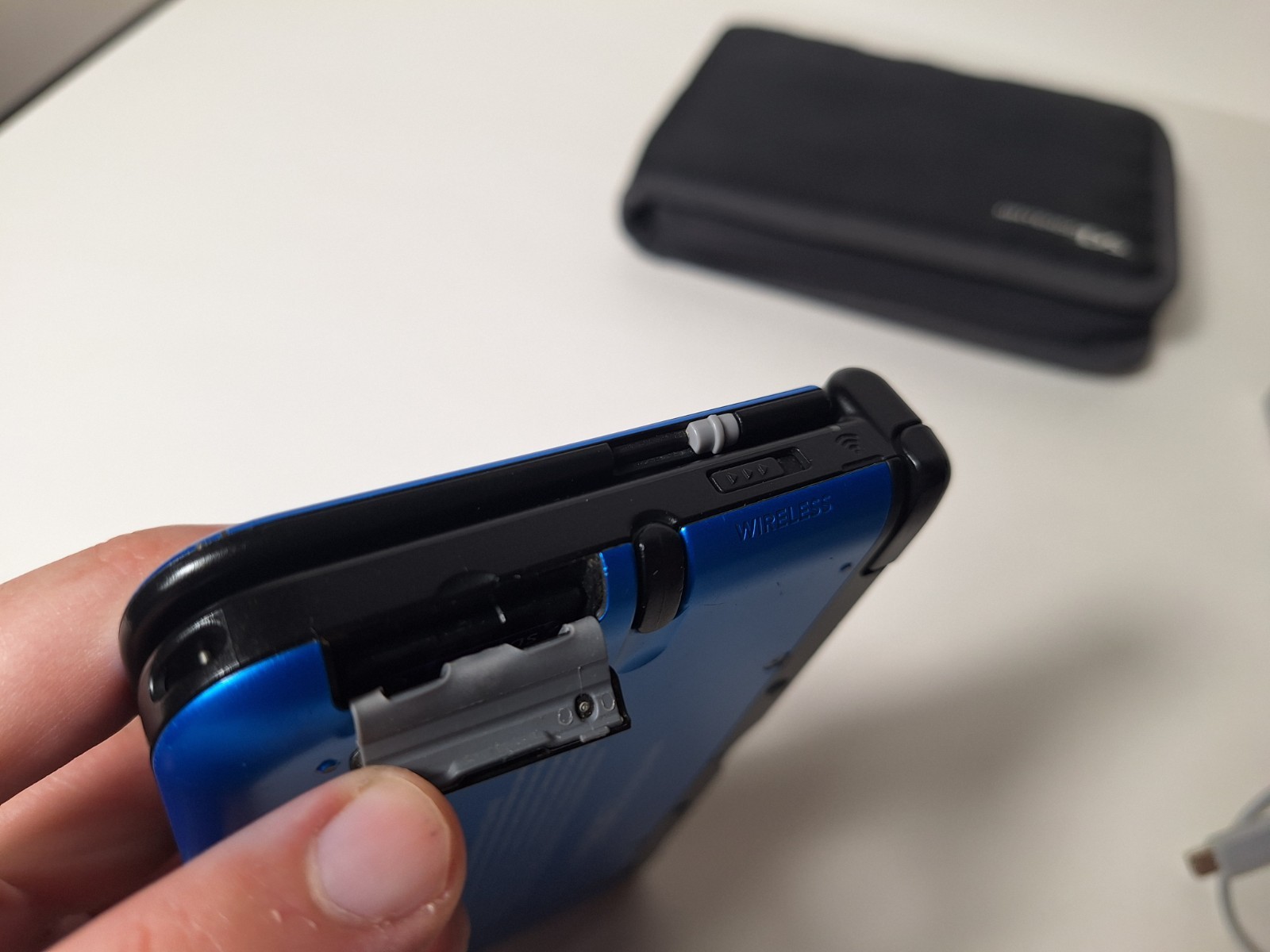 Nintendo 3DS XL Blue Black Handheld Console Charger Stylus Tested New Battery
