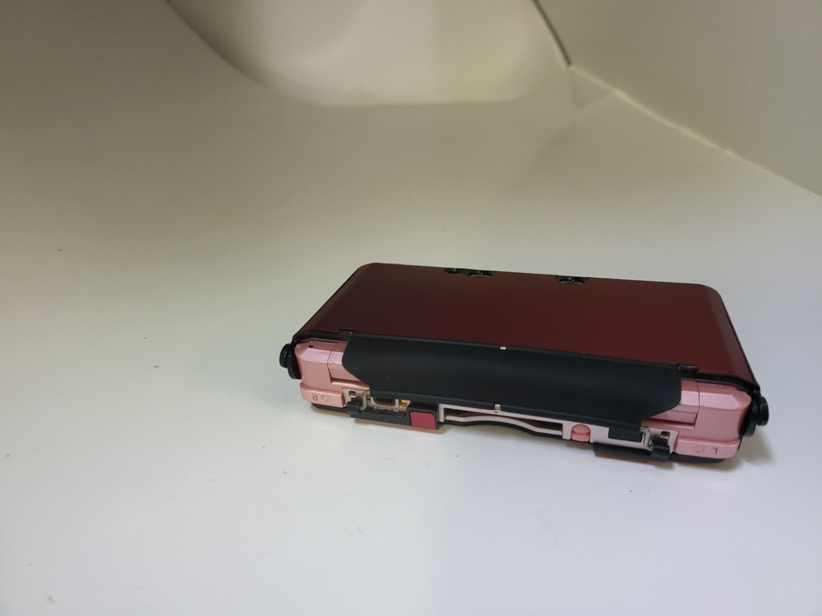 NEW RED Aluminum case W/2 Retractable Stylus Pens for the OLD Nintendo 3DS