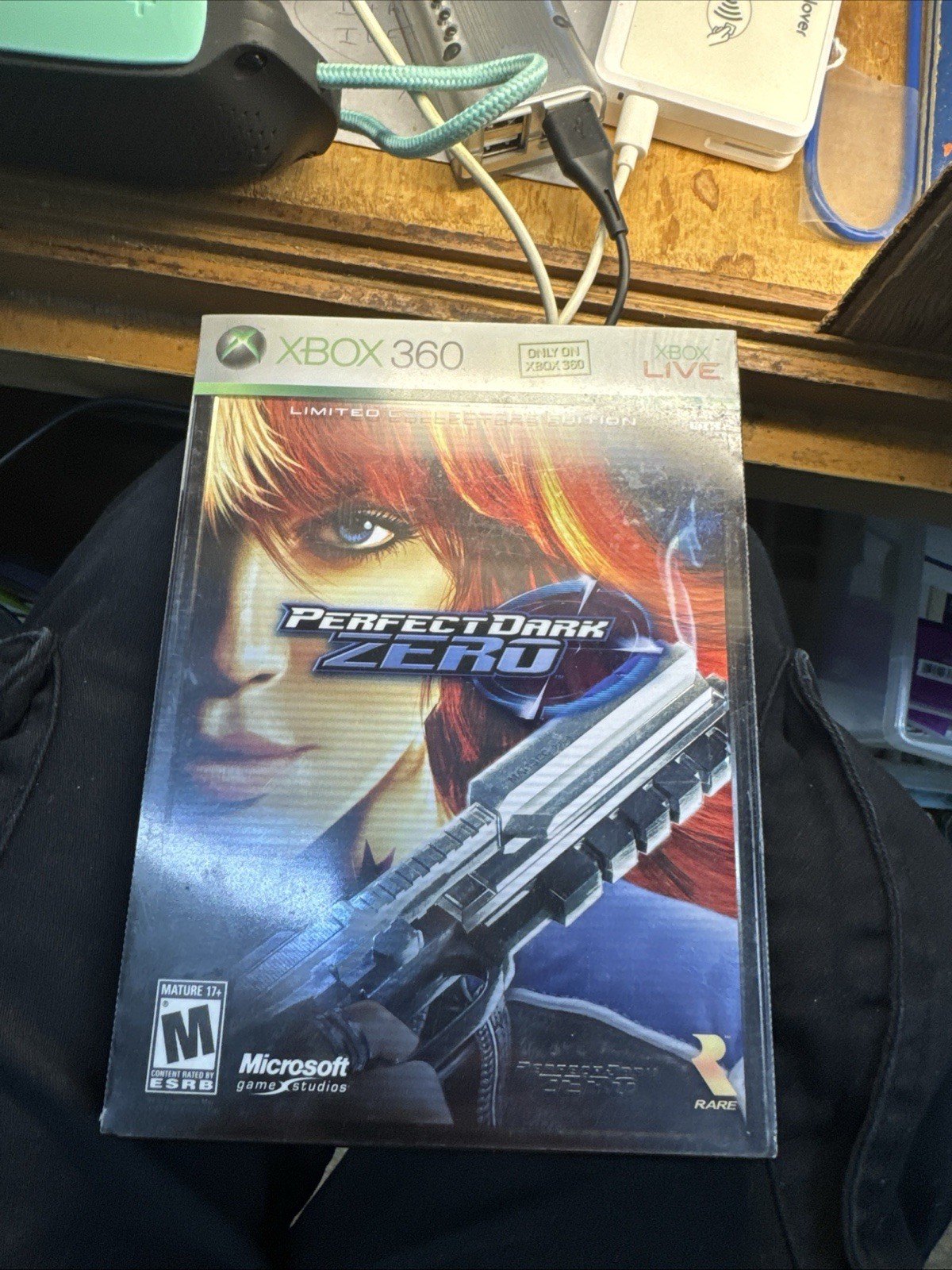 Perfect Dark Zero –Limited Collector’s Edition (Microsoft Xbox 360, 2005)