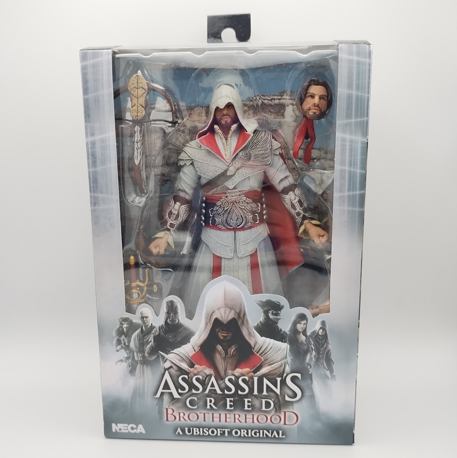 NECA Assassin’s Creed Brotherhood Ezio Auditore Action Figure Box Sword Ubisoft