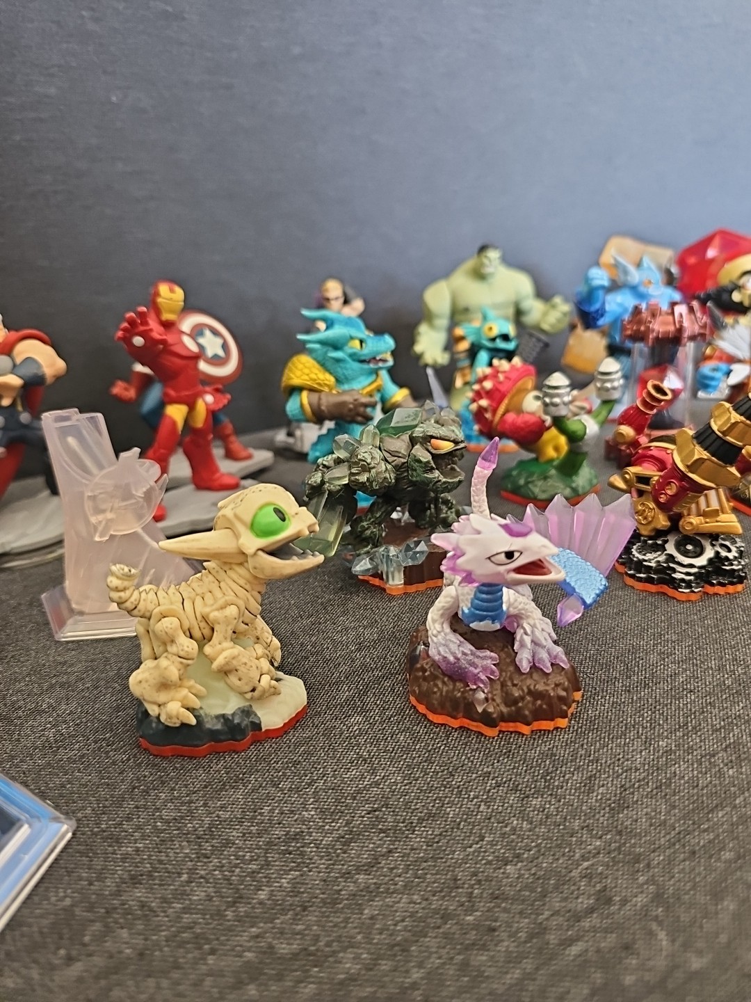 Lot Of 28 Activision Skylanders Trap Marvel Bandicoot