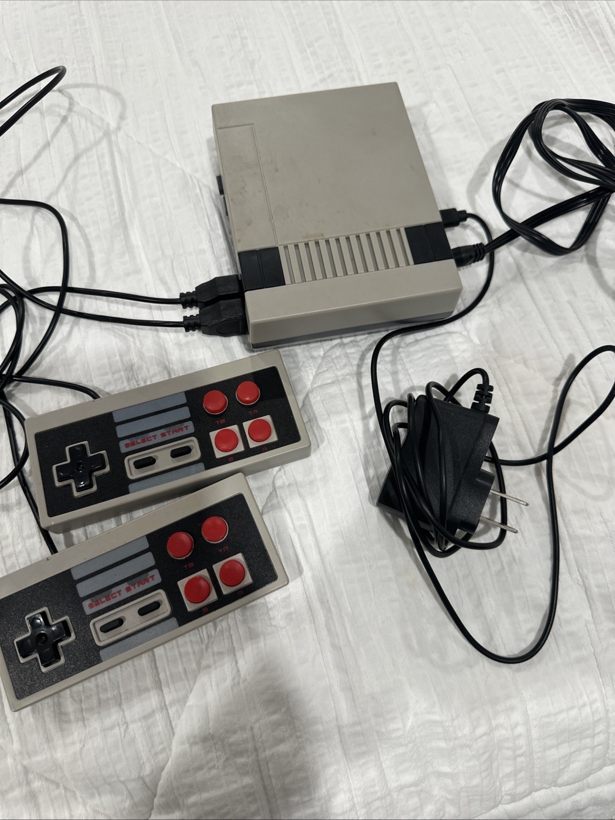Nintendo NES Classic Edition Console 2 Controllers