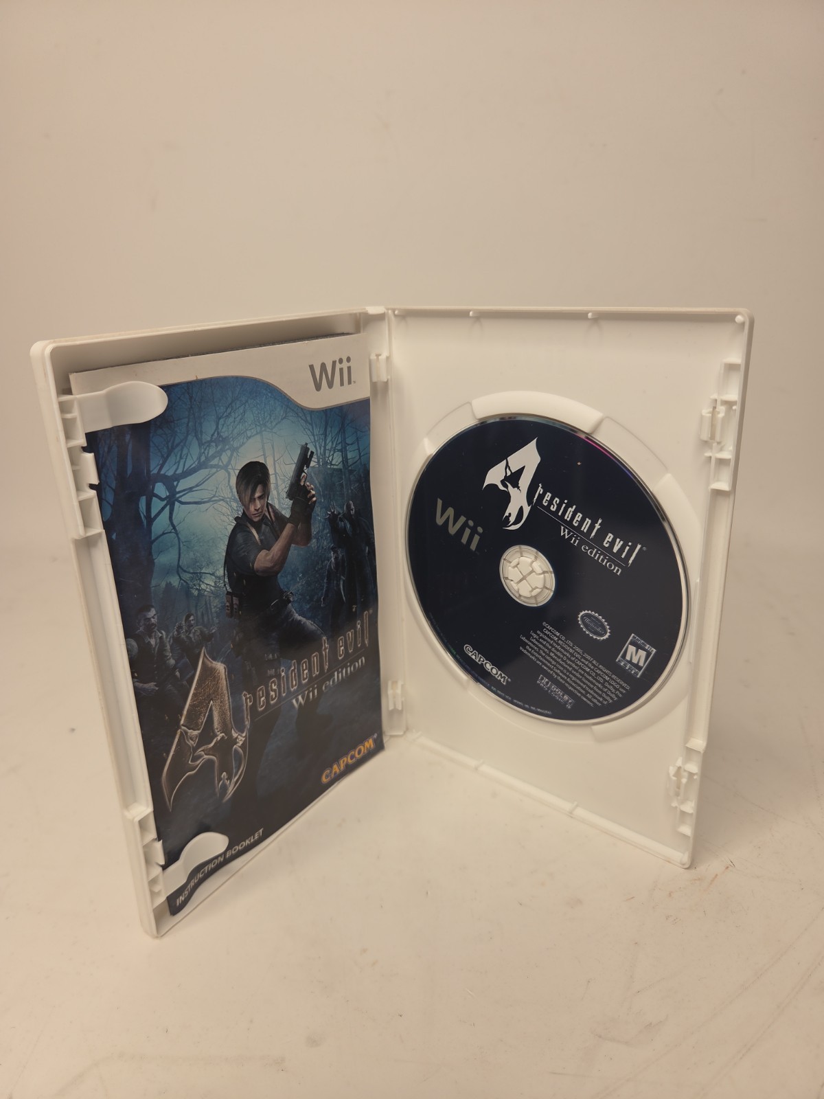 Resident Evil 4 Wii (Nintendo Wii, 2007) Complete In Box w/ Manual