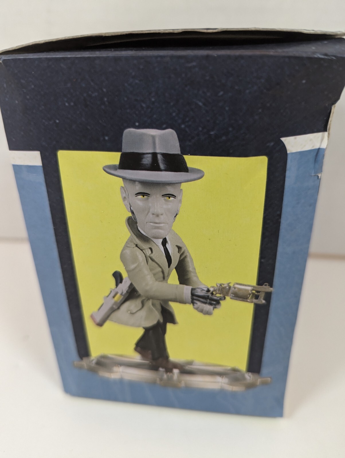 Nick Valentine Fallout Crate Loot Crate Figure Screen Shots