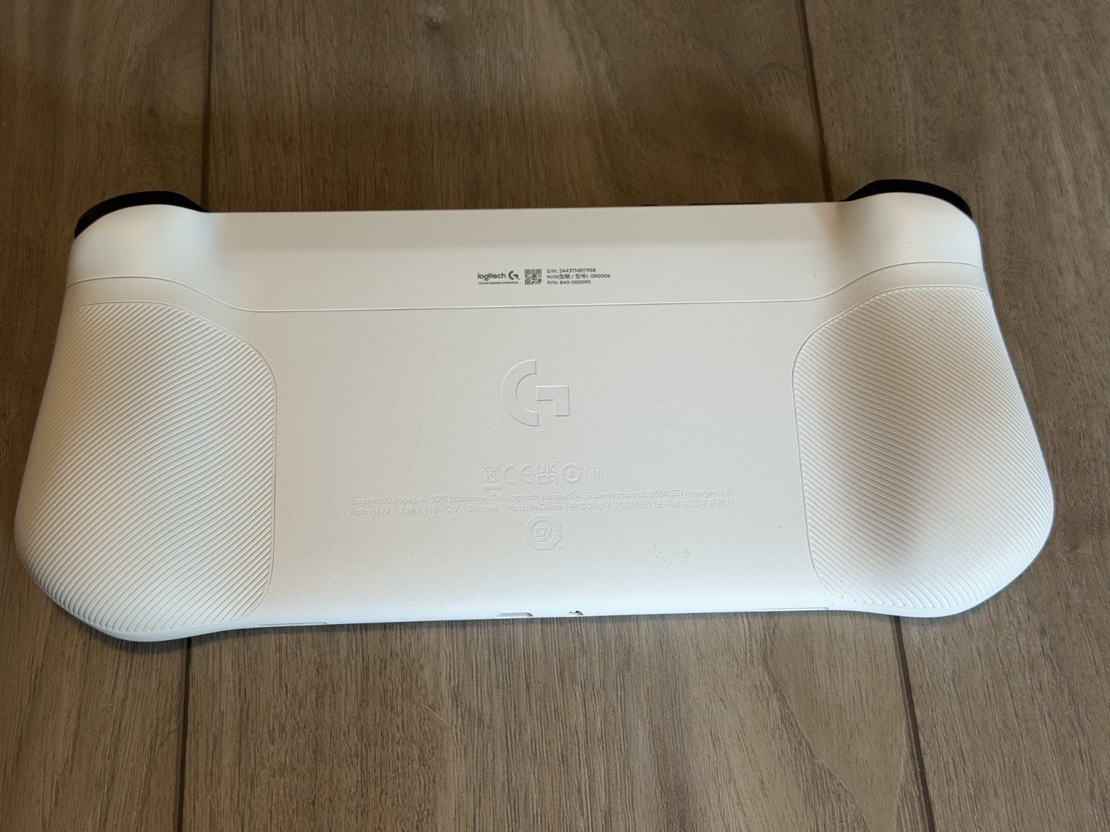Logitech G Cloud Gaming Handheld Console White – w/Official Case