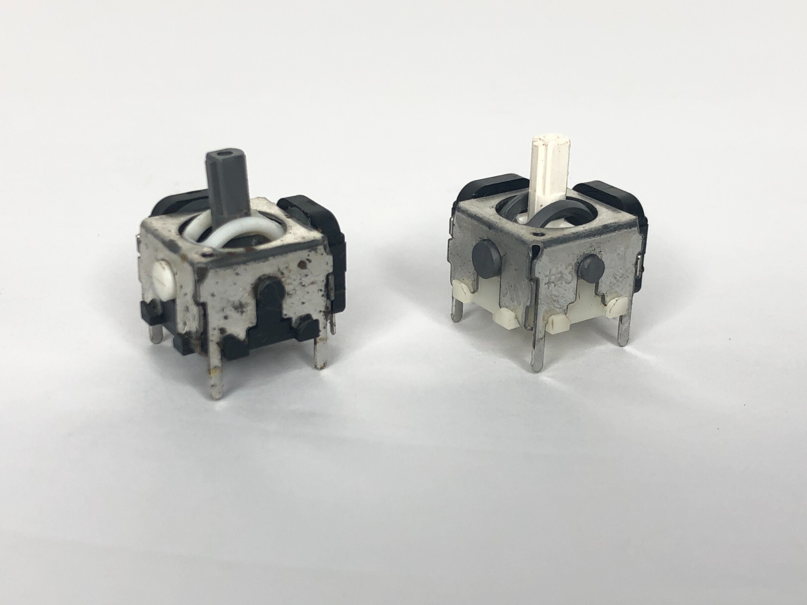 2x Nintendo GameCube Controller OEM TIGHT Joystick T1 StickBox W/ Potentiometer