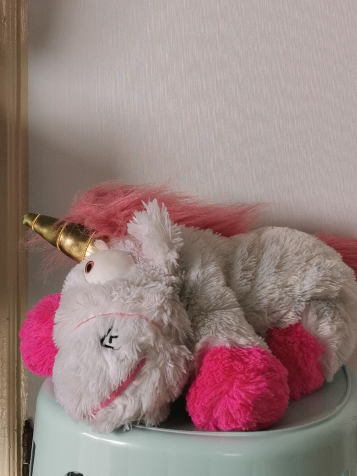 Fluffy Unicorn Minion Universal Singapore Studios Minion Plush J1
