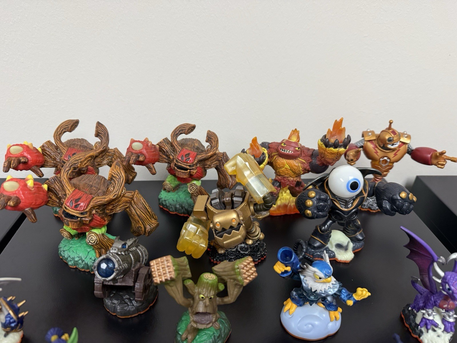 Lot of 20 Activision Skylanders 2012 Figurines