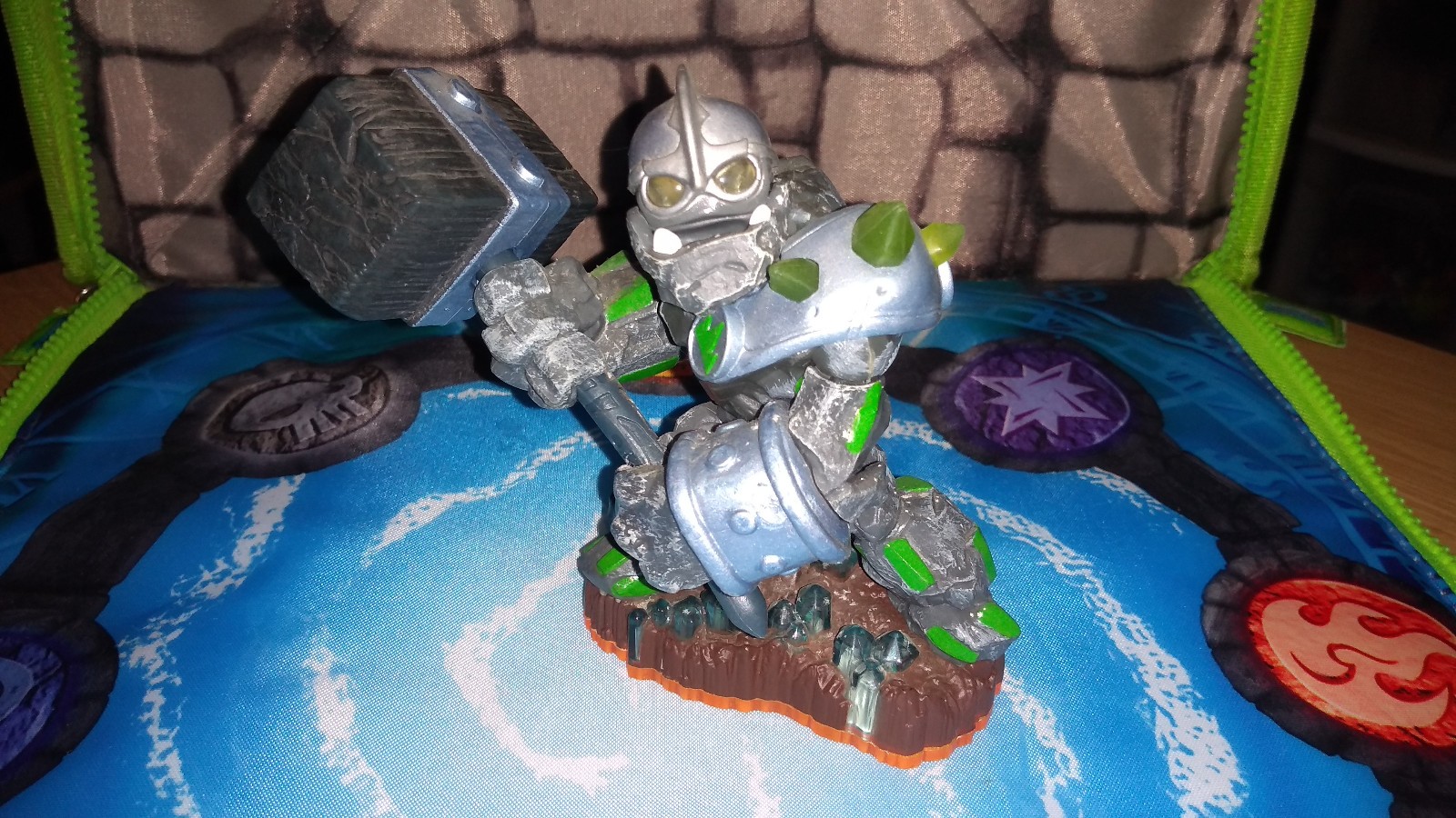 Skylanders Loose figure Crusher
