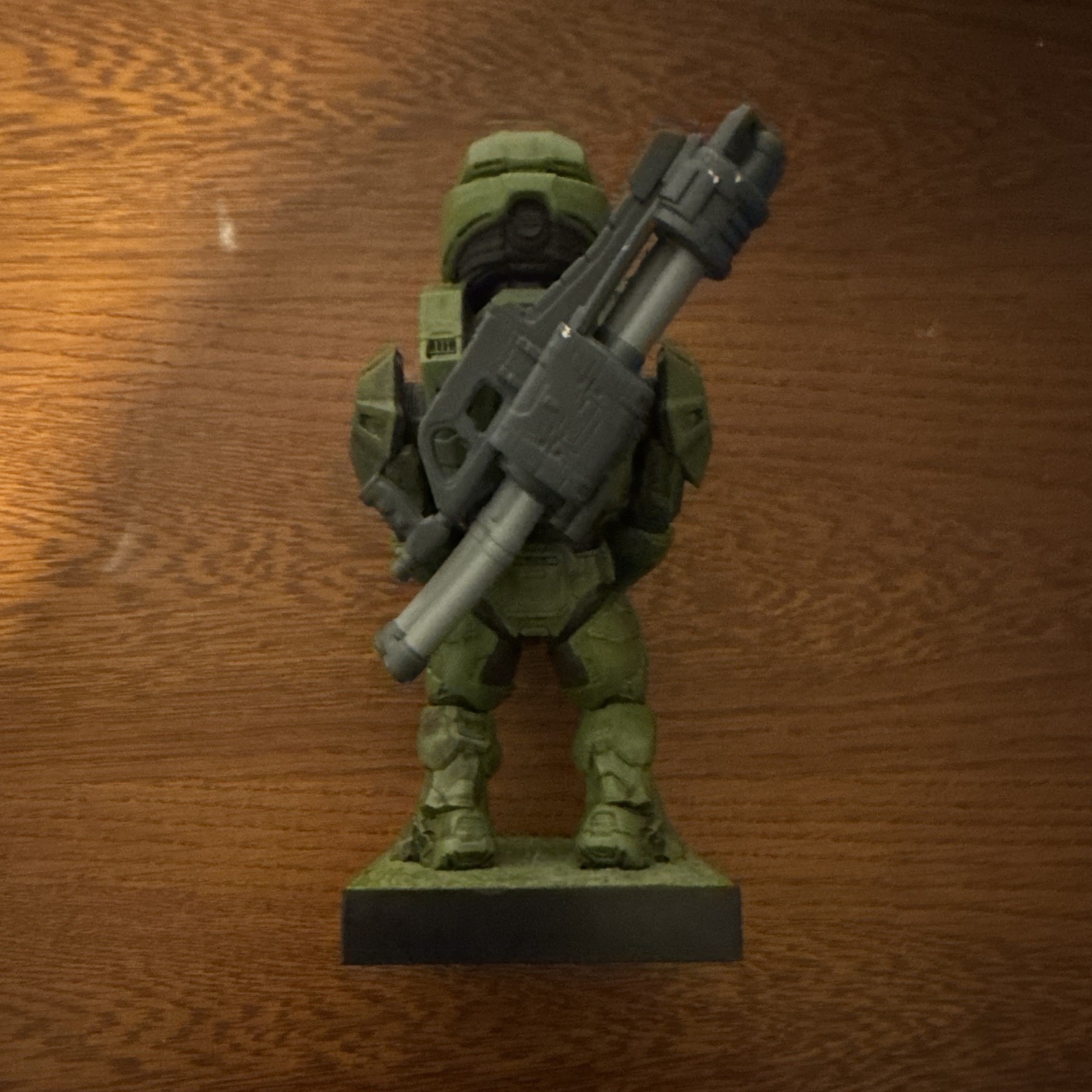 Xbox Halo Series Master Chief Figurine Stand with Light-Up Base (Green Armor)