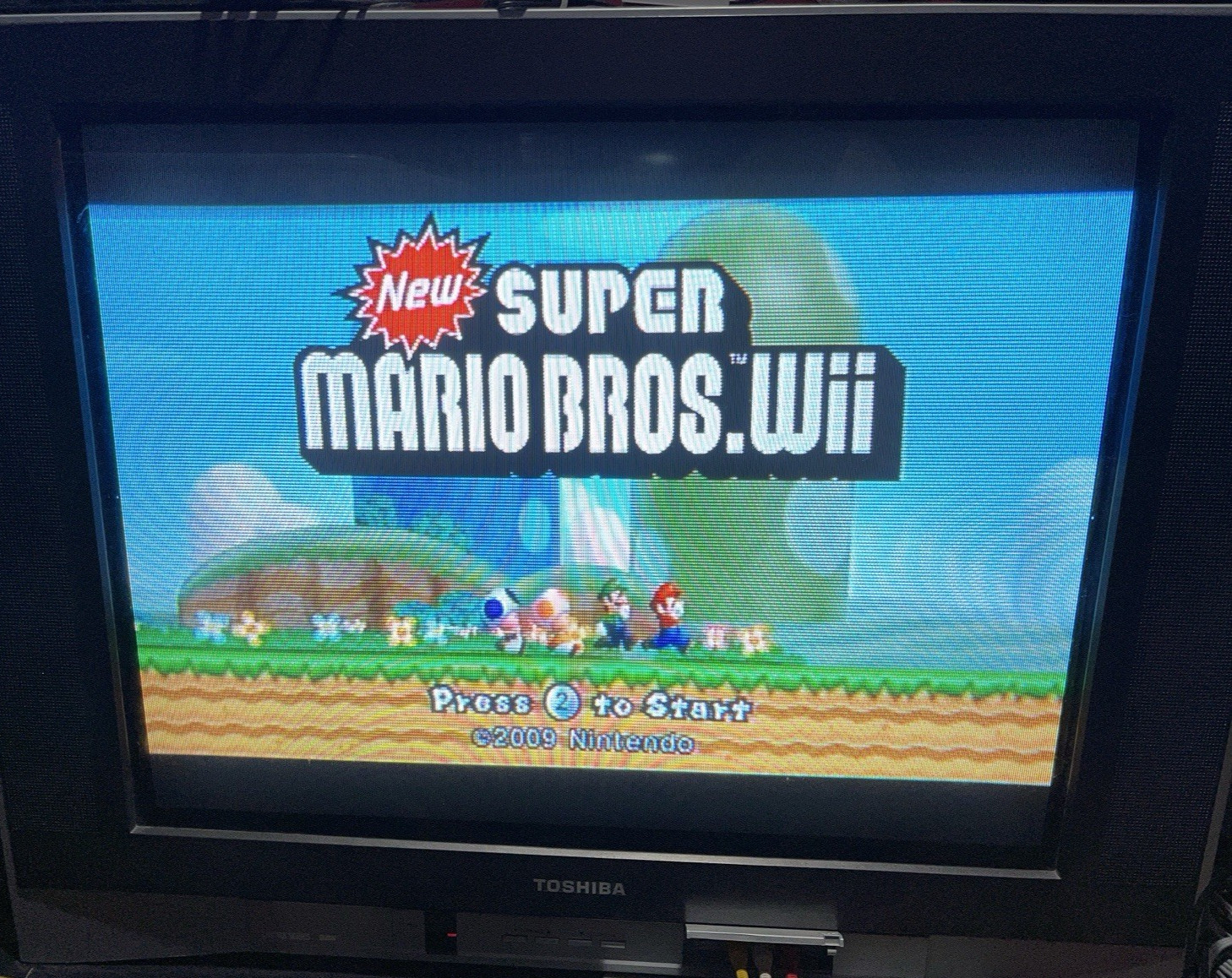 New Super Mario Bros. Wii 2009 Complete with Inserts! Cleaned, Tested & Working!