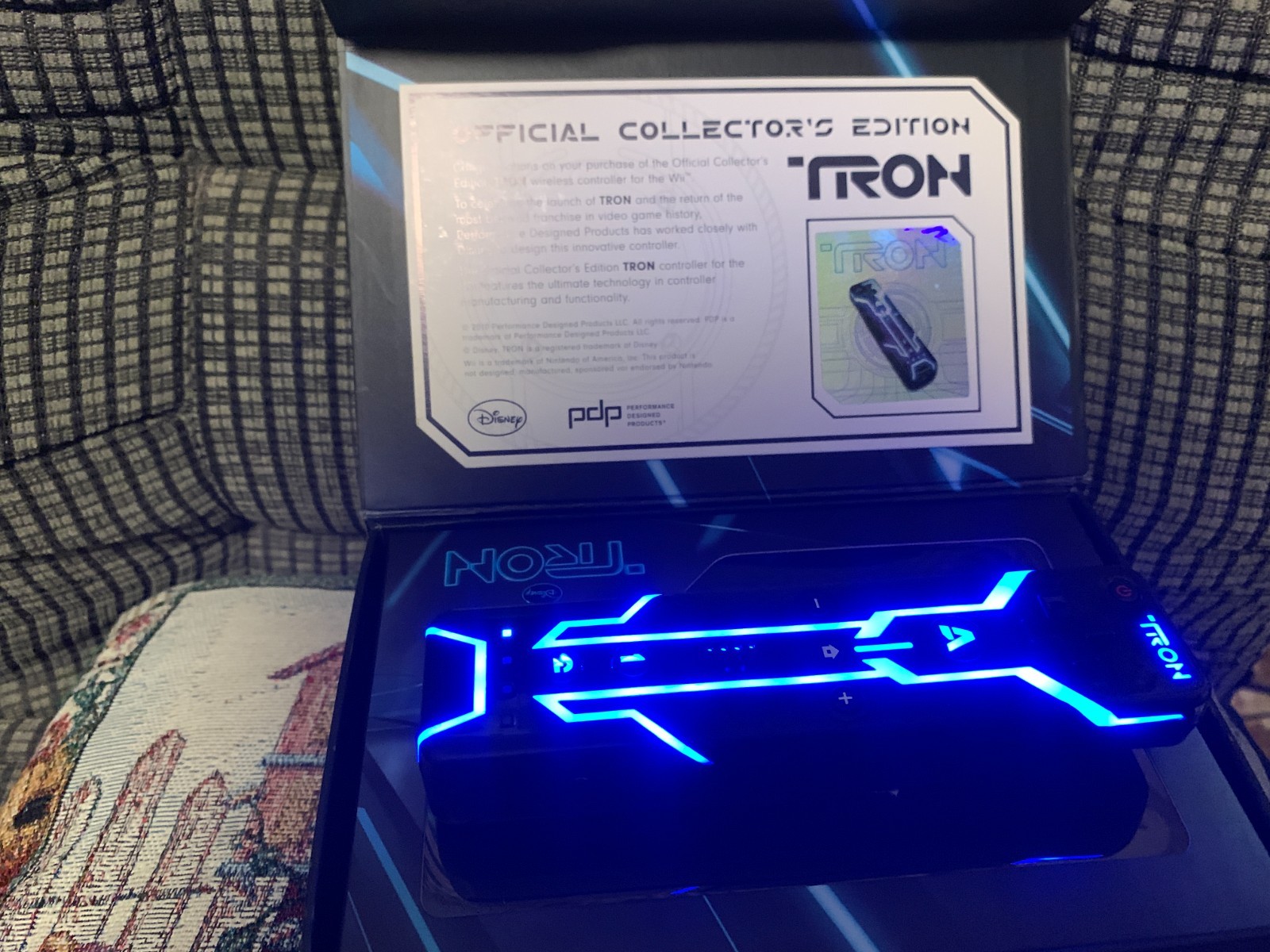 Tron Wii Remote Collectors Edition Nintendo Wii Controller 9083/20000 w/Box