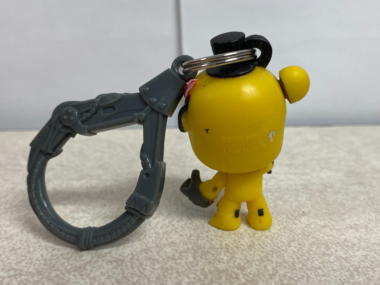 Lot 2 Keychain Backpack Hanger Clip Golden Freddy Foxy Five Nights at Freddy’s