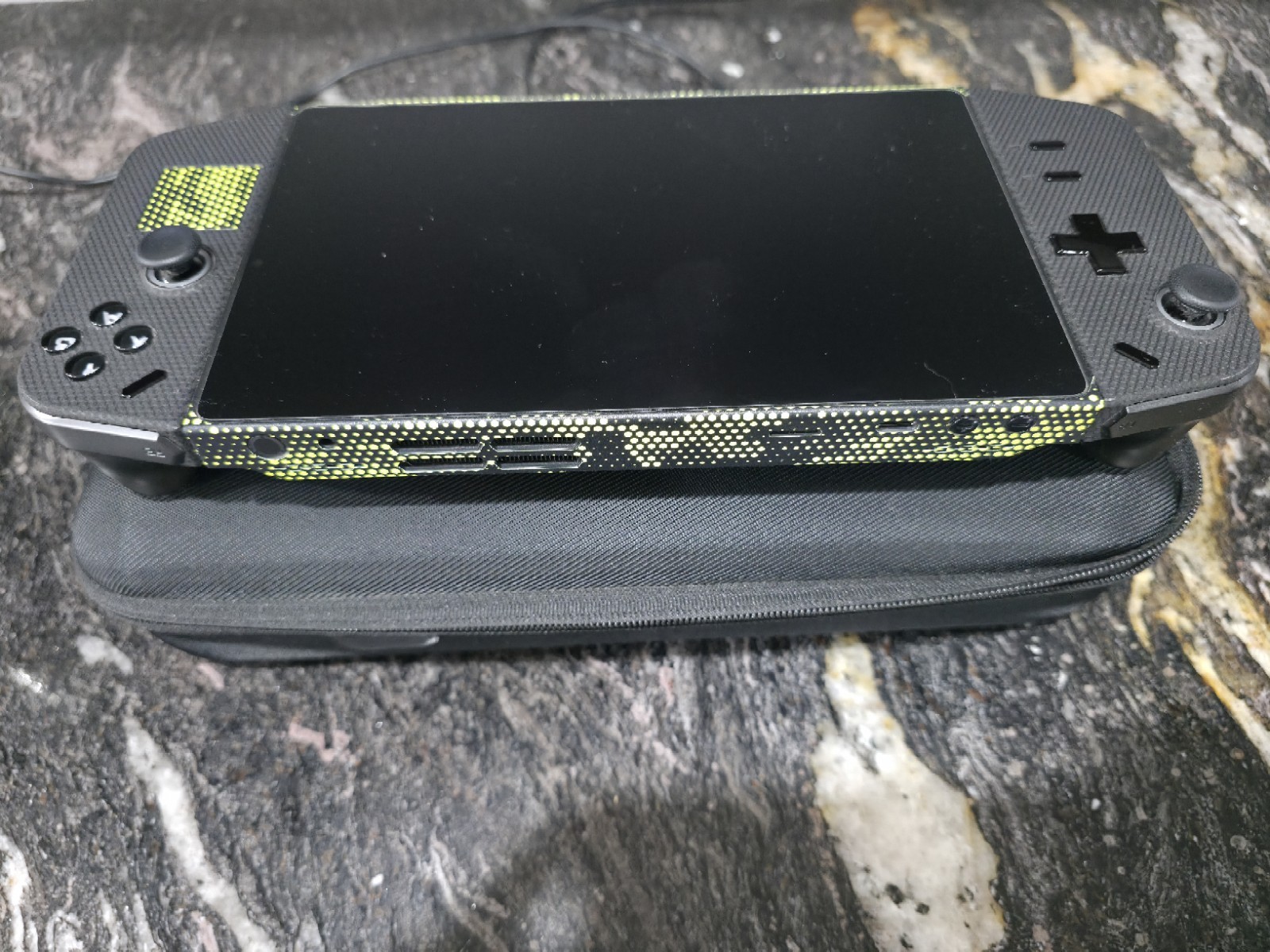*MINT* Lenovo Legion Go 8APU1 1TB Handheld Console – Shadow Black