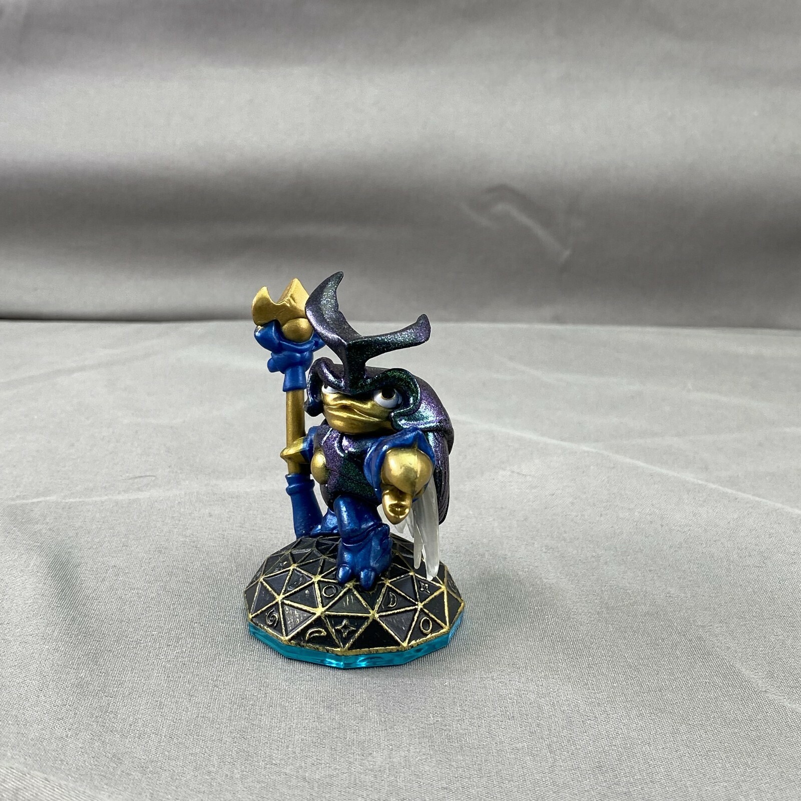 SKYLANDERS SWAP FORCE – DUNE BUG Magic Element Loose Figure with Card
