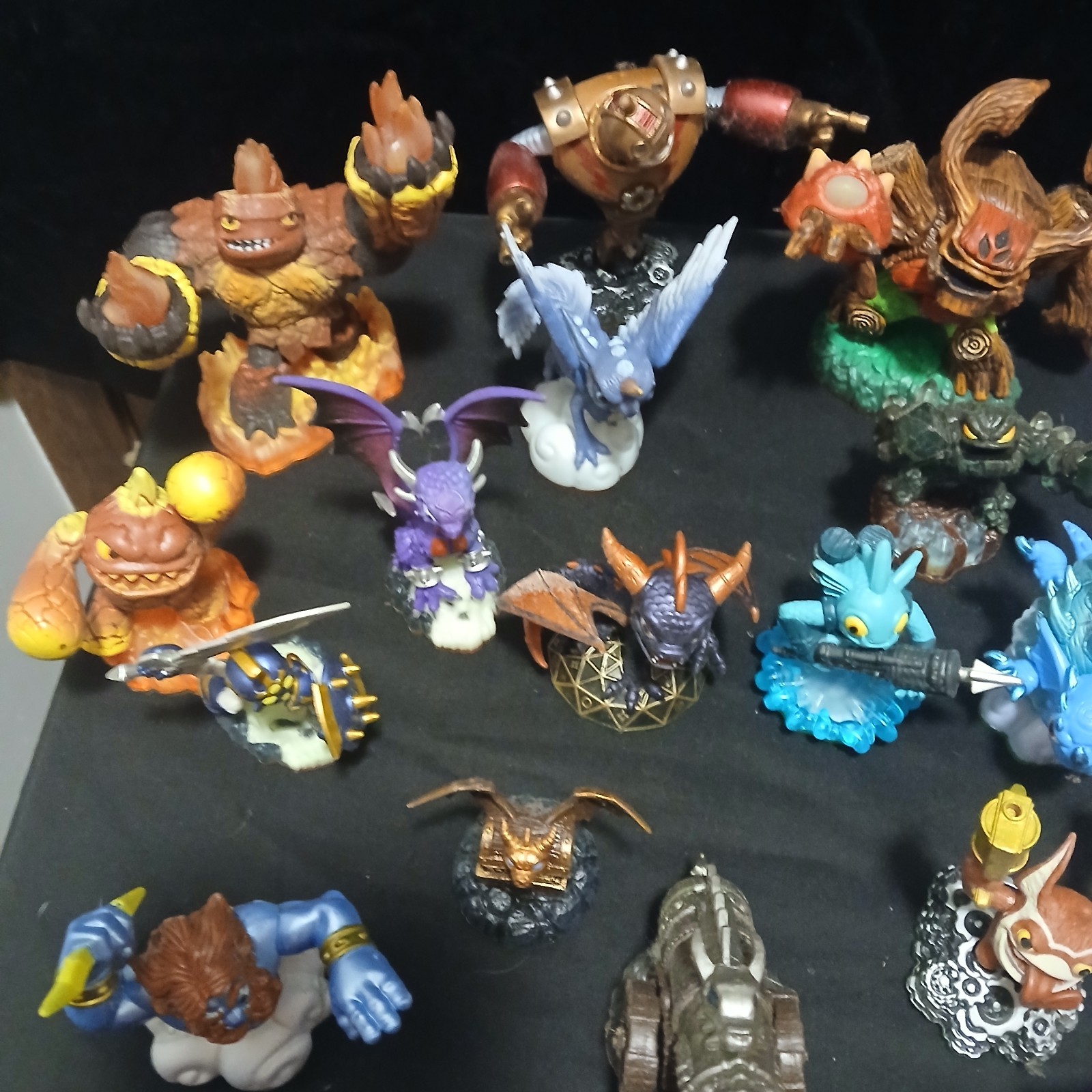 Lot of 46 – Skylanders Figures, Cards, Sticker, Manuals Assorted Untested☄️☄️#M