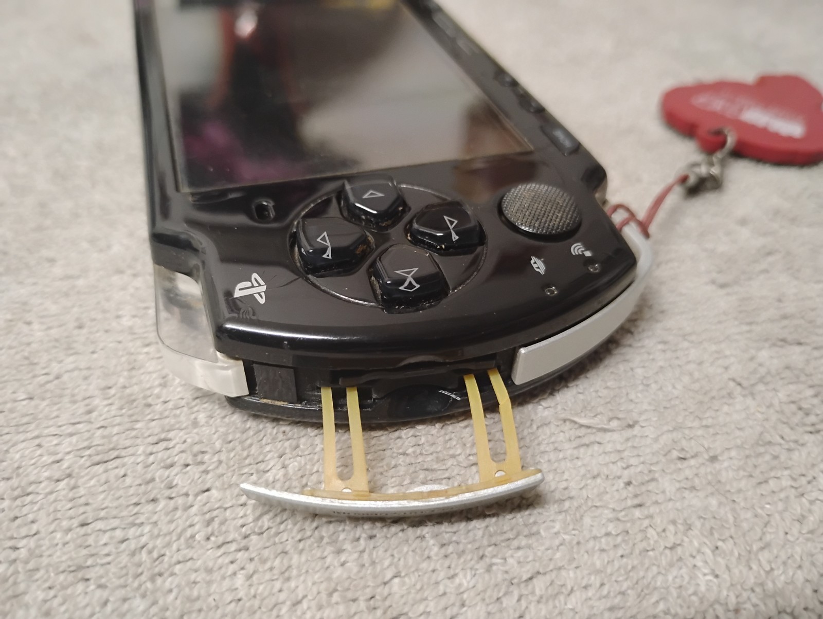 BLACK Sony PSP 1000 System w/ Charger & Memory Stick Duo *NO Battery