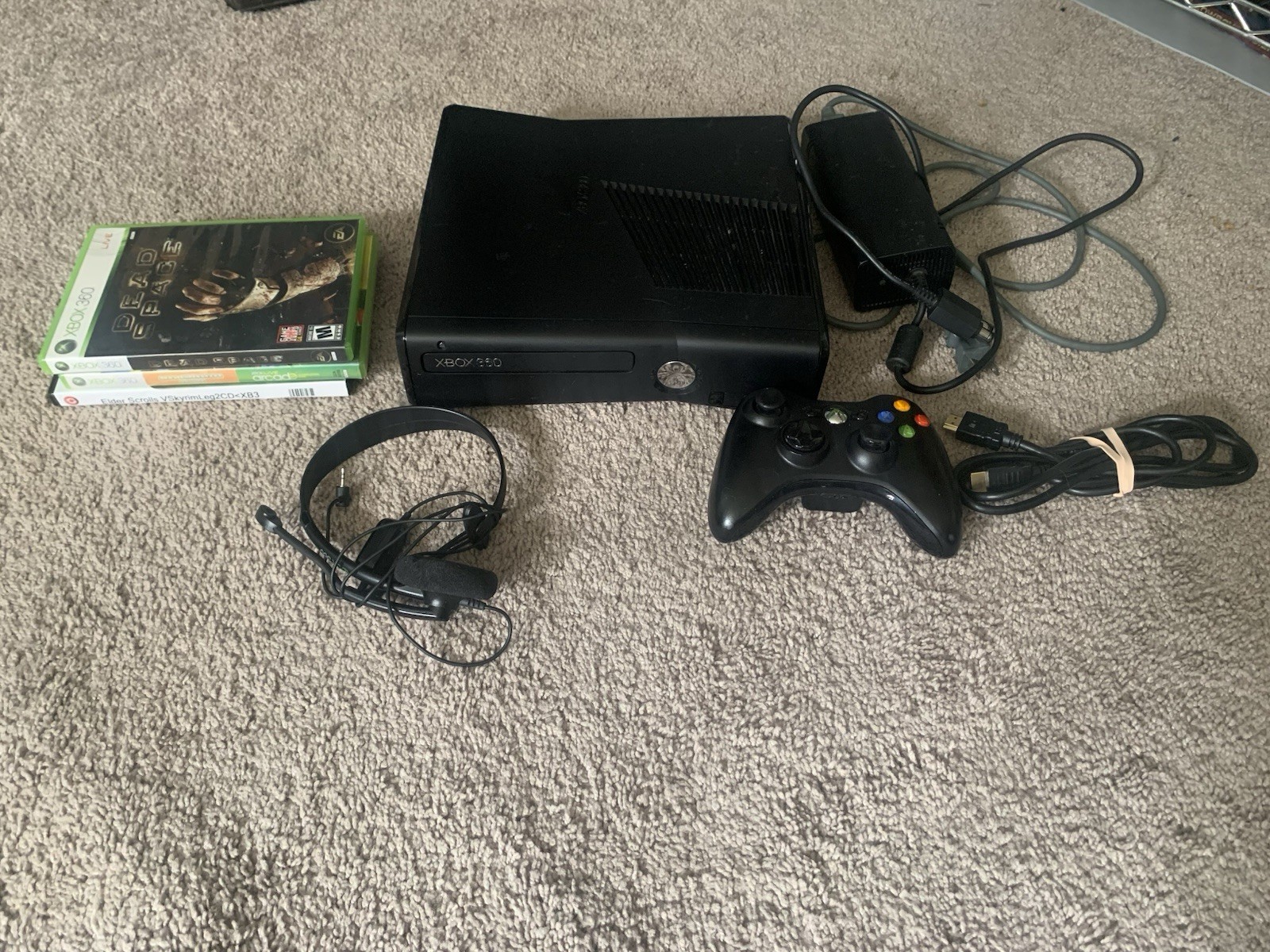 Microsoft Xbox 360 S Black Console Model 1439 Console LOT With Games/Controller
