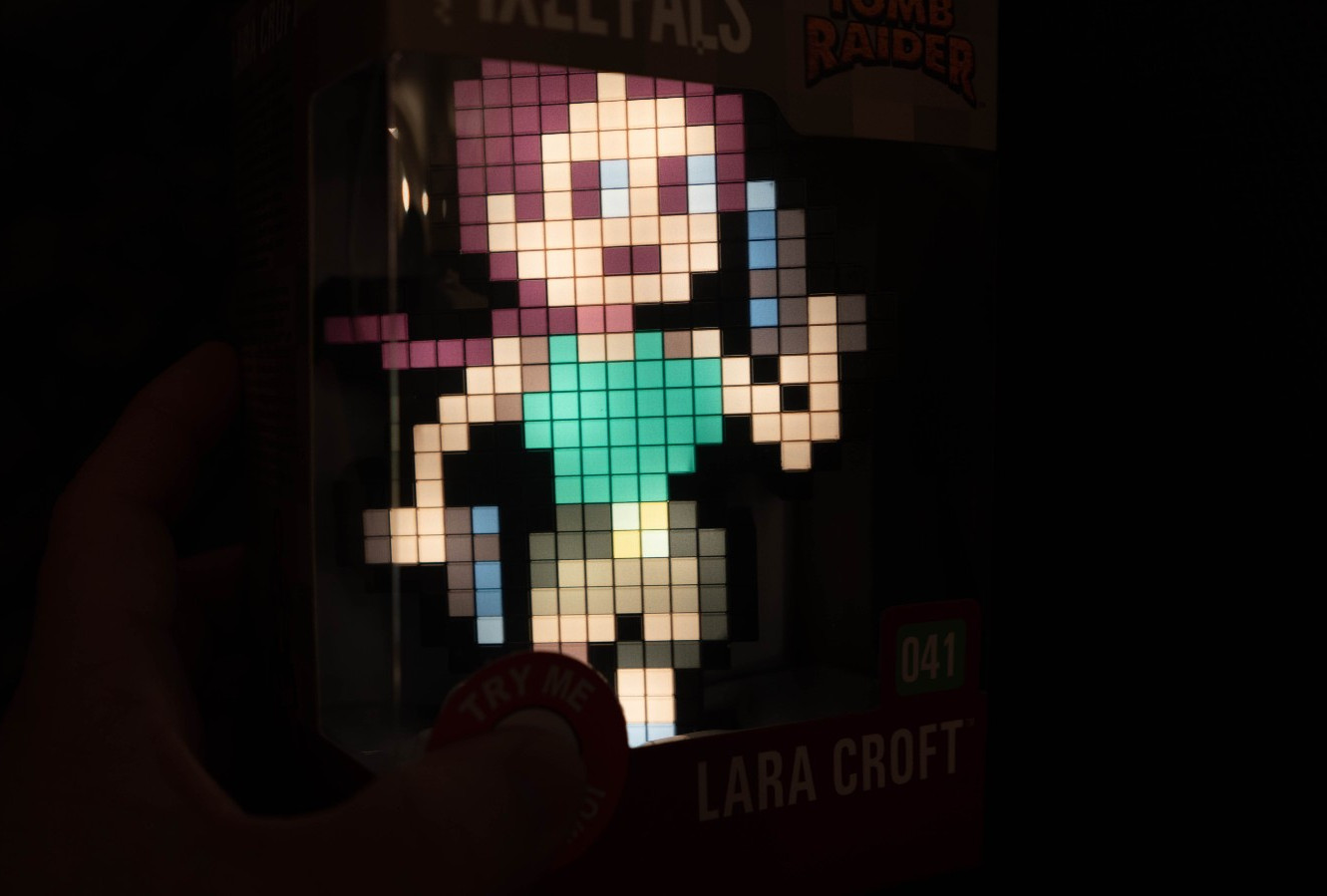 STREET FIGHTER HOT RYU-PIXEL PALS 8-Bit Light-up Video Game Decoration *Rare