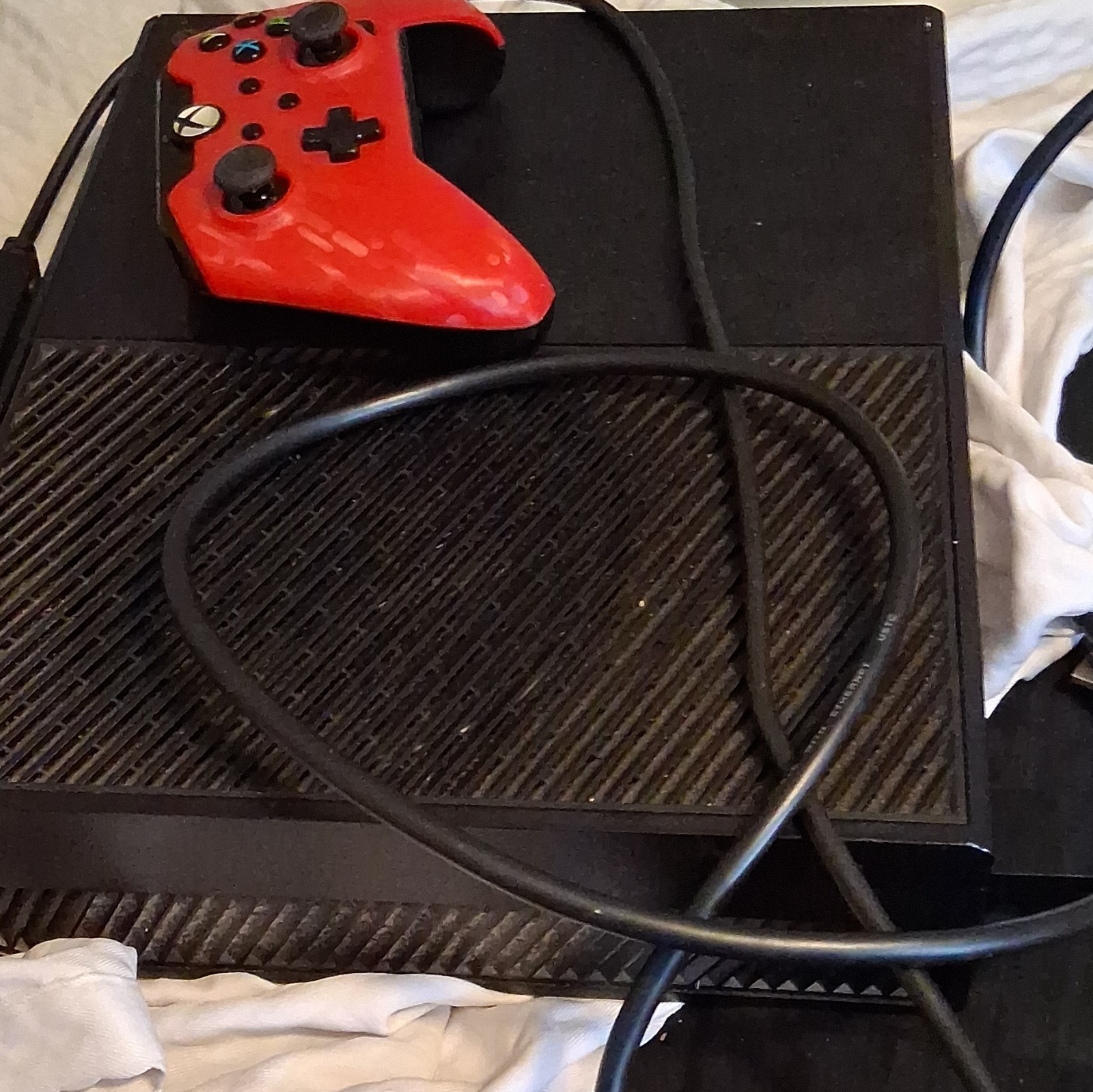 Microsoft Xbox One 500GB Black Console 1080p Wi-Fi HDMI Cables Red Controller