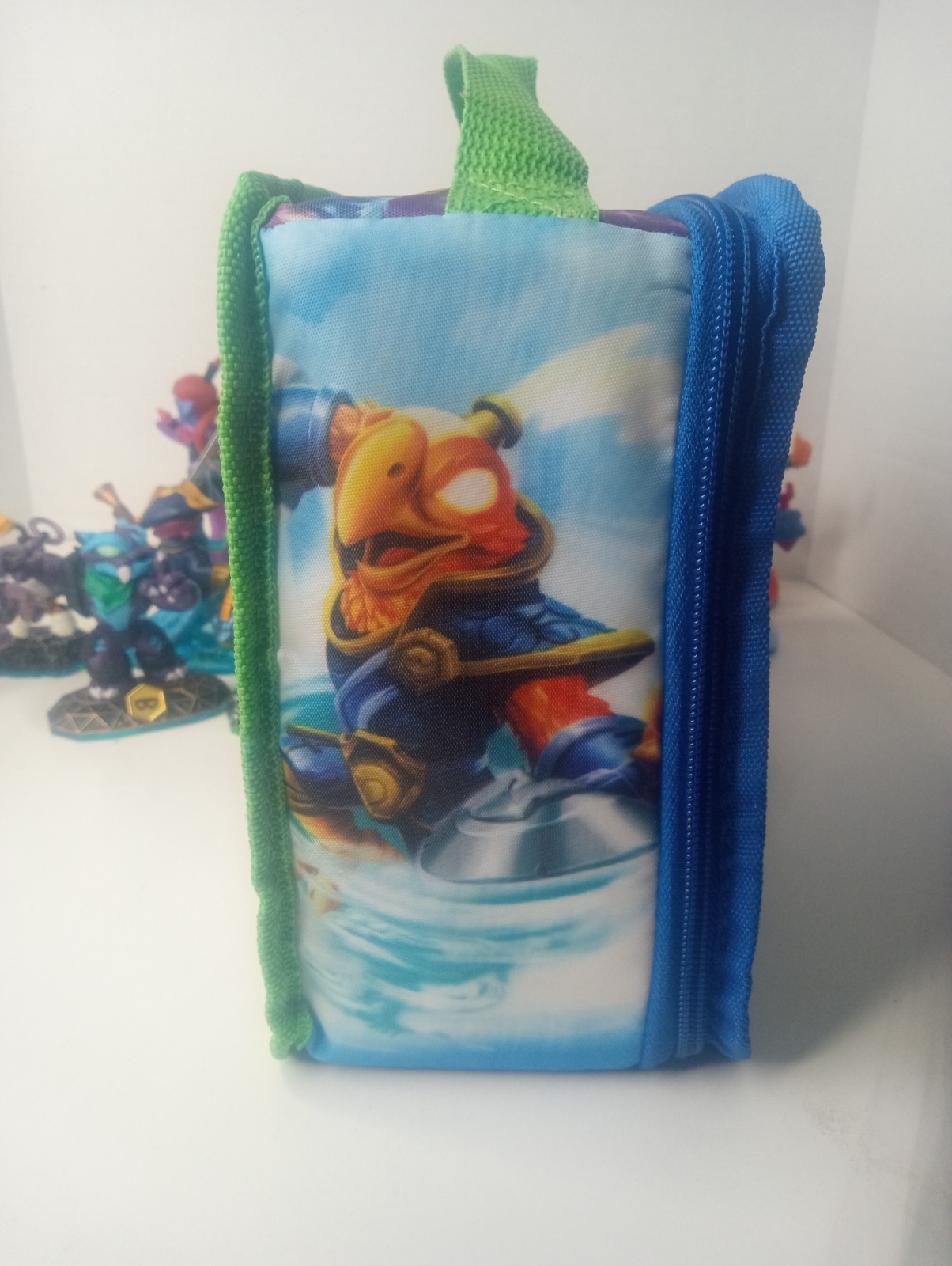 Huge Skylanders Lot 19 Figures With Carry Case Rare