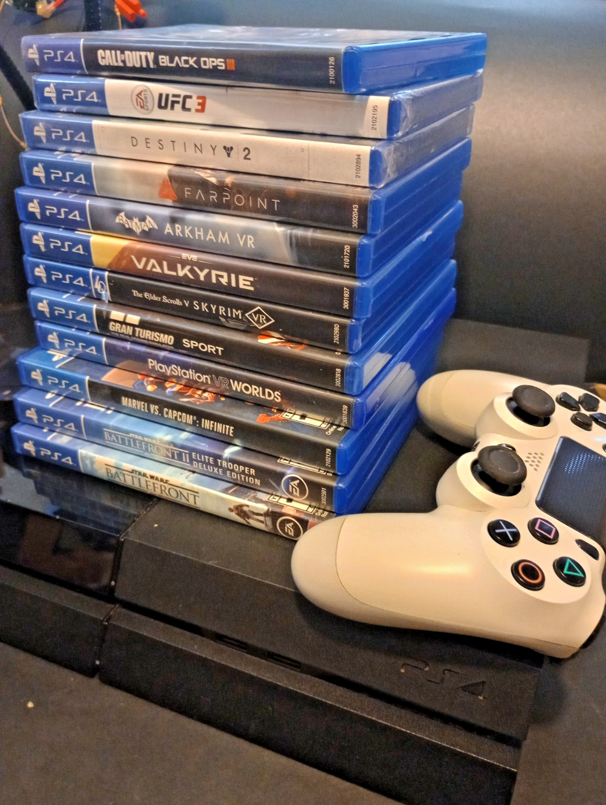 Sony PlayStation 4 PS4 500GB Bundle with 2 Controllers , 10Games,Cords + Tested