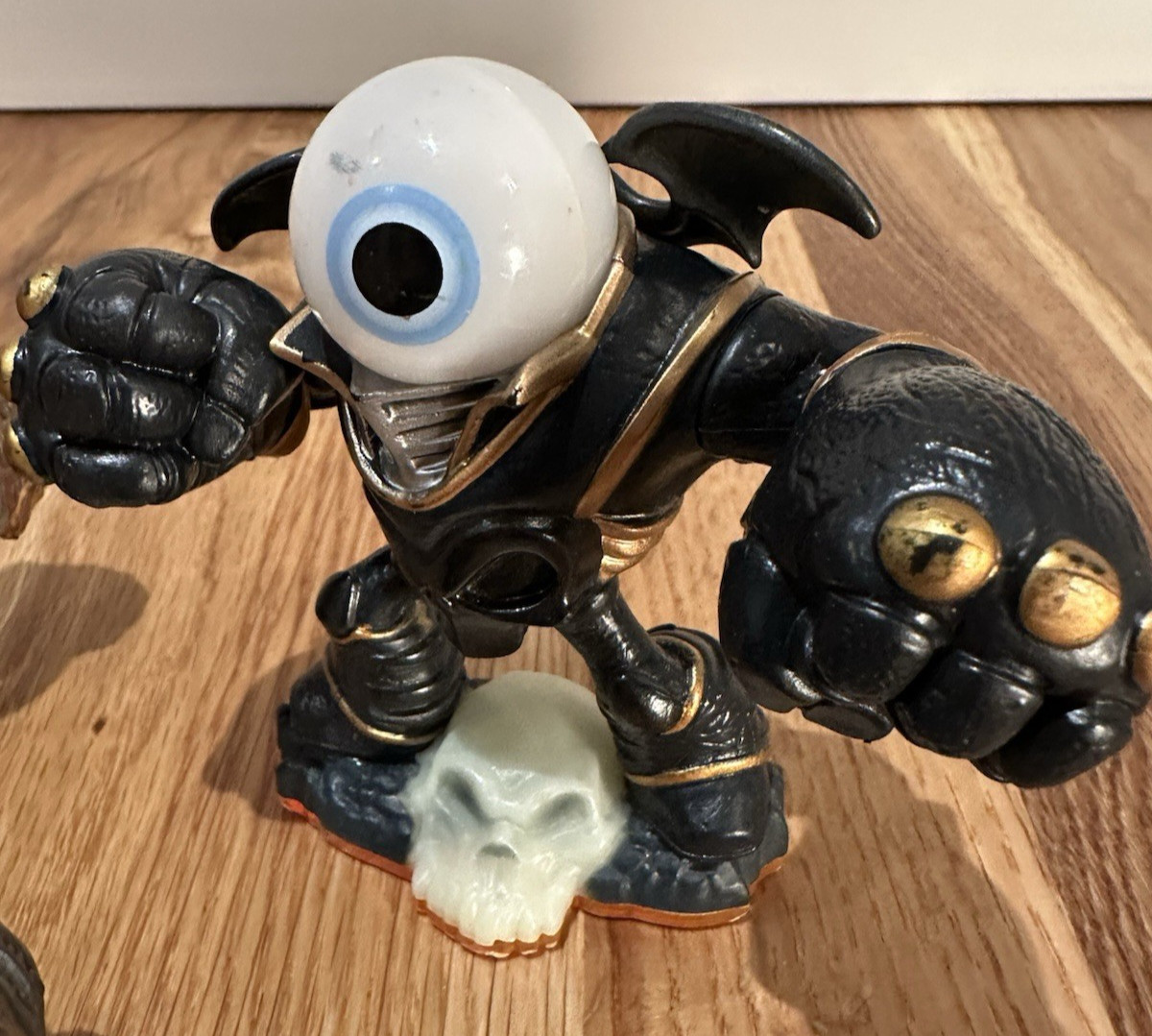 Skylanders Giants Series 2 – Lot of 8 Figures / Eye Brawl and more.