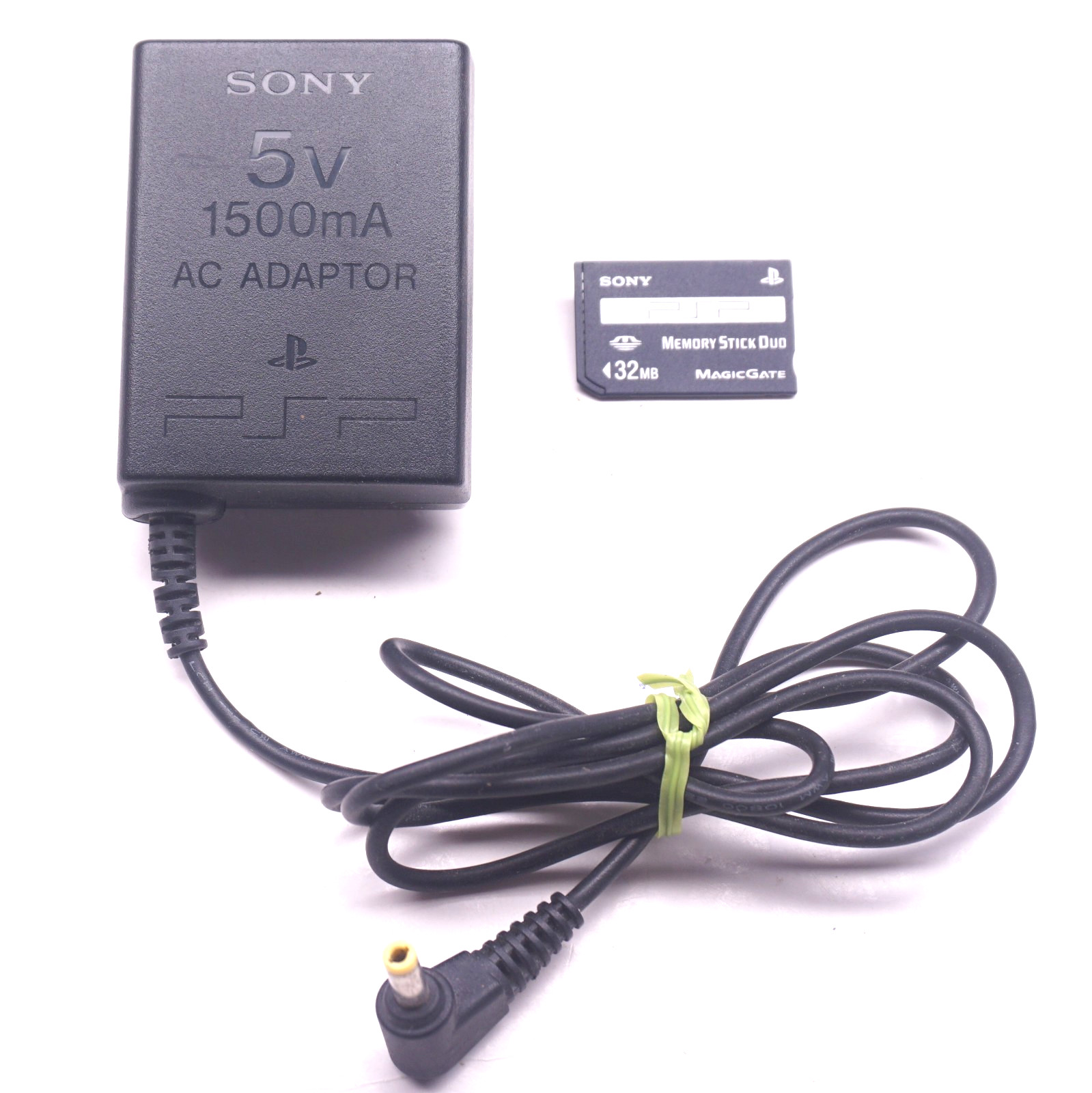 Sony Official OEM PSP Adapter 5v AC Adaptor + Memory Card Stick Pro Duo 32mb Set