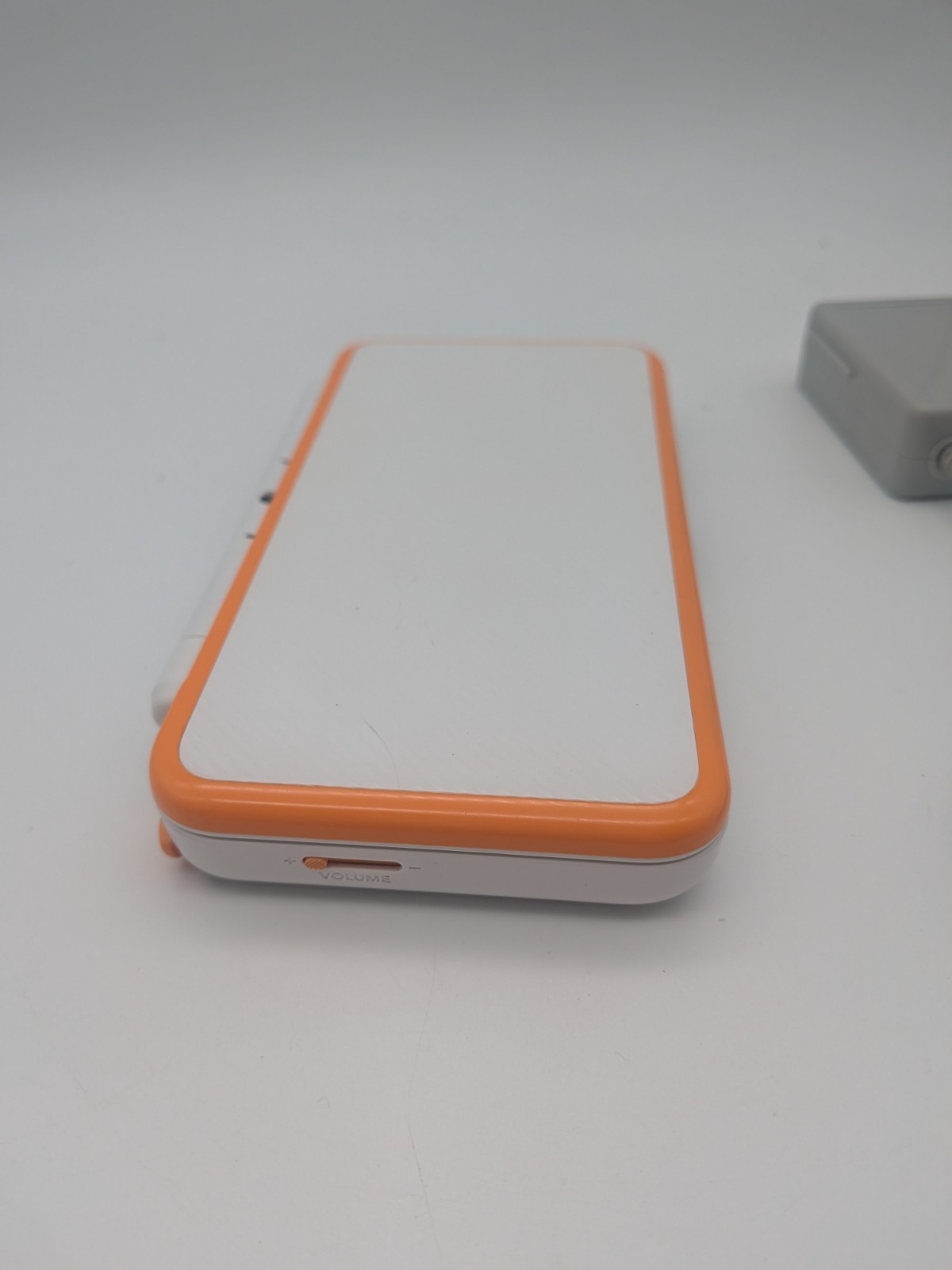 Nintendo 2DS XL Handheld Game Console JAN-001 White Orange Mario Kart Installed