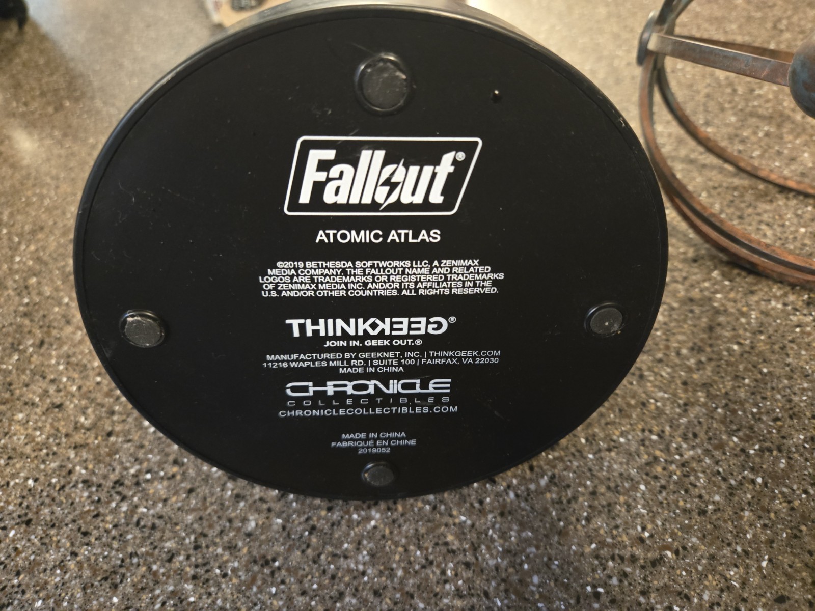 Fallout Atomic Atlas Statue By Chronicle Collectibles / Thinkgeek – No Box