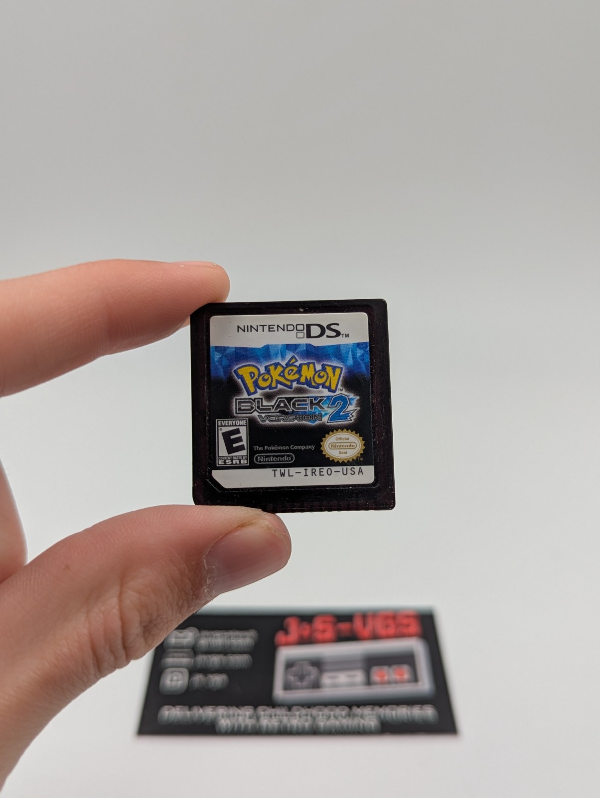 Pokemon Black Version 2 Nintendo DS CIB Complete All Inserts