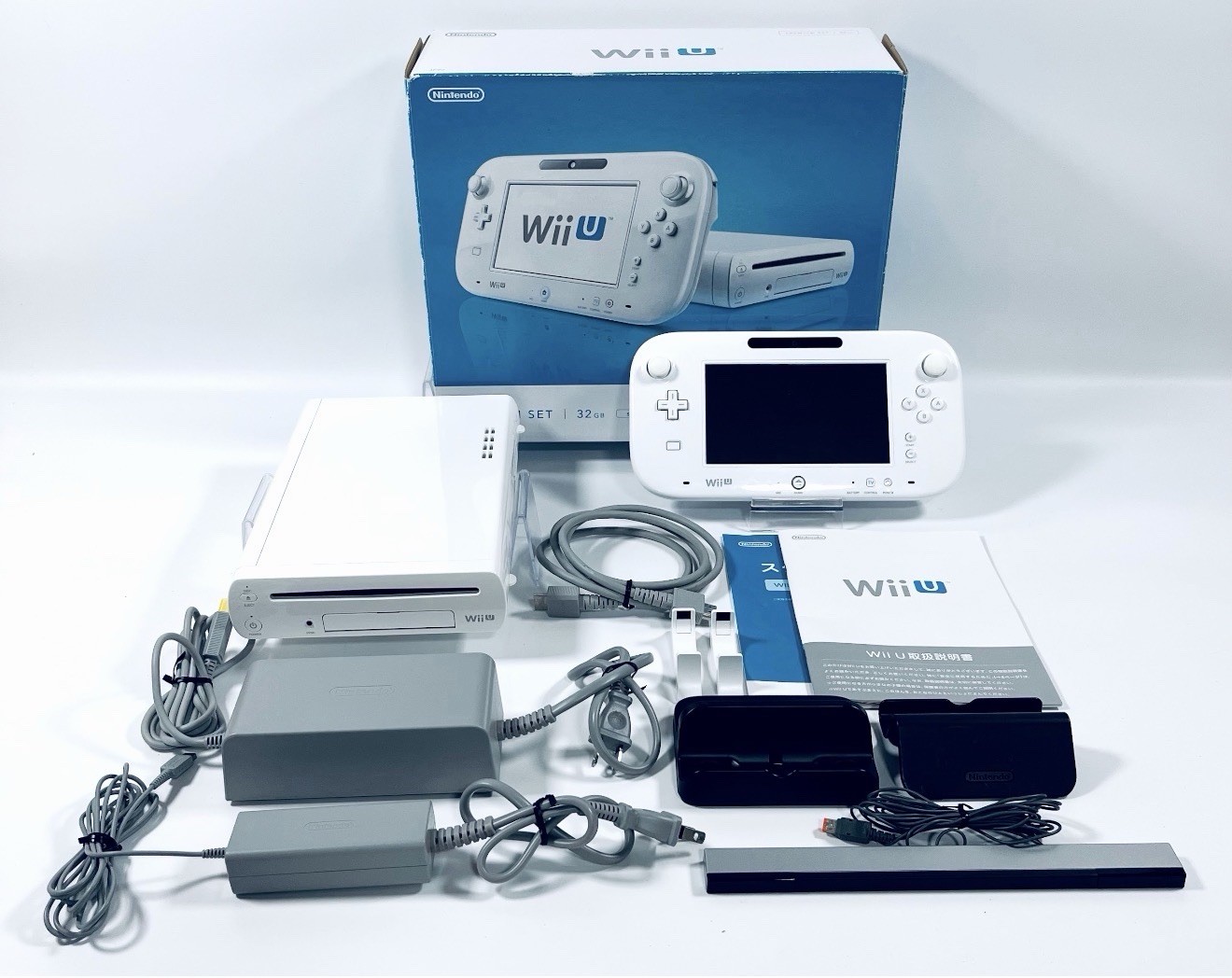 Nintendo Wii U Console White 32GB Premium Set Boxed GamePad Tested Working　JP