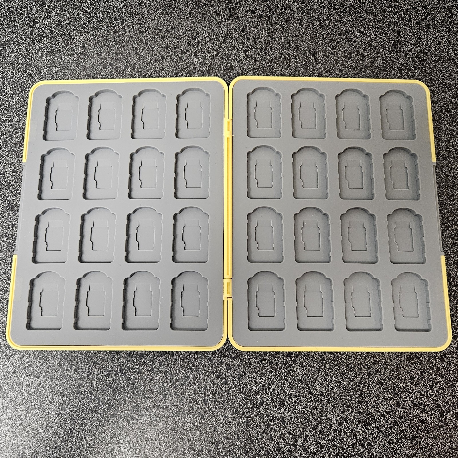 Tsum Tsum Unbranded Nintendo Switch Game Storage Case Holds 64 Cartridges