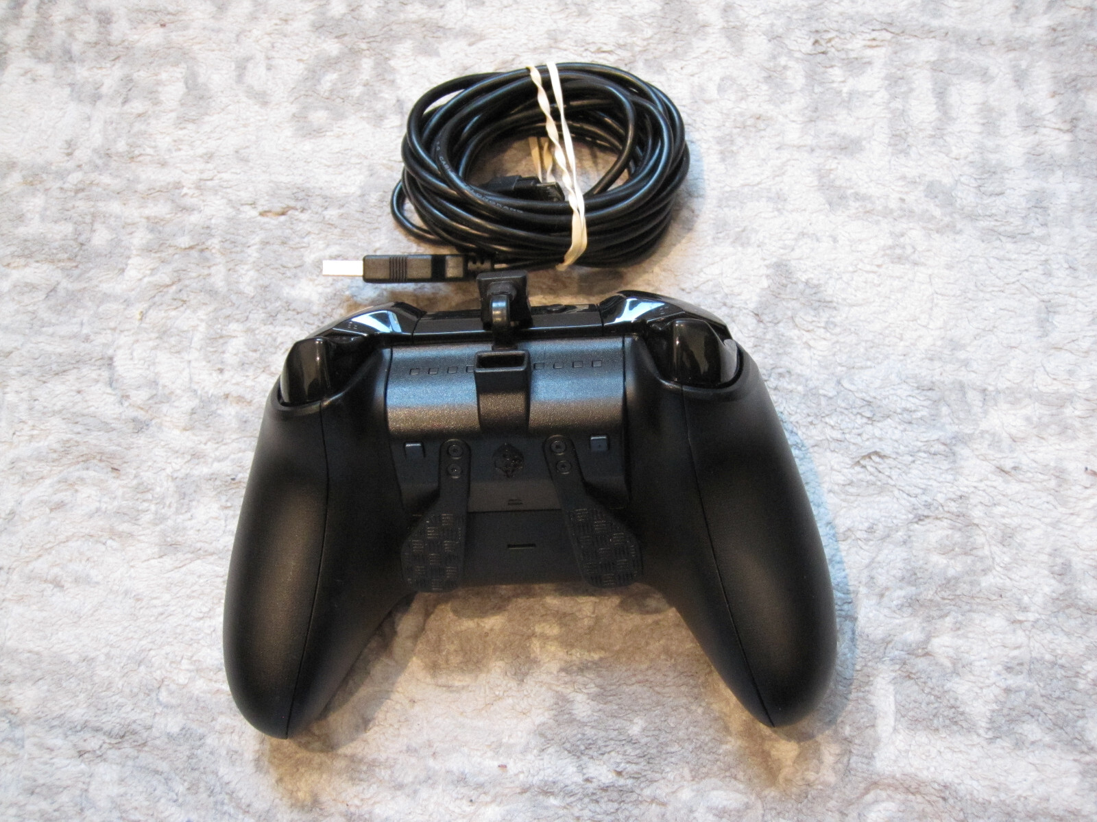 Microsoft 1708 Xbox One Controller – Black x 2 with Extra’s