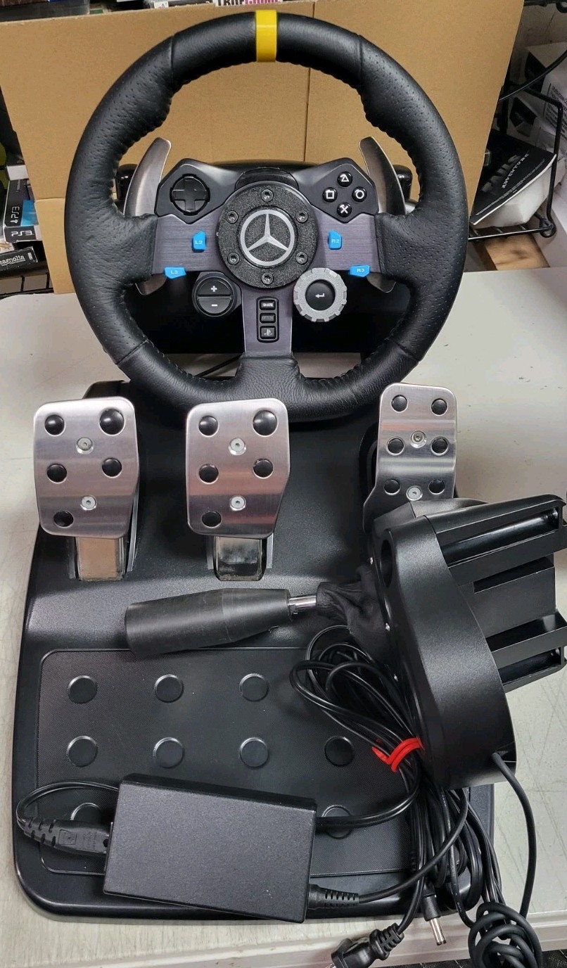 Logitech G29 Gaming Wheel for Playstation bundle with Driving Force Shifter