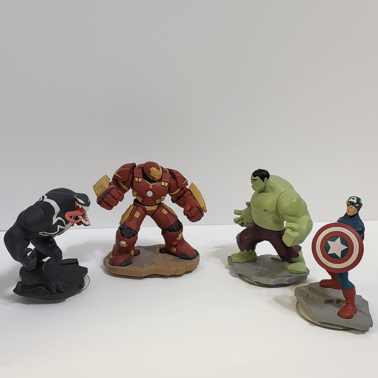 Disney Infinity Avengers,HULK, HulkBuster, Venom & Captain America