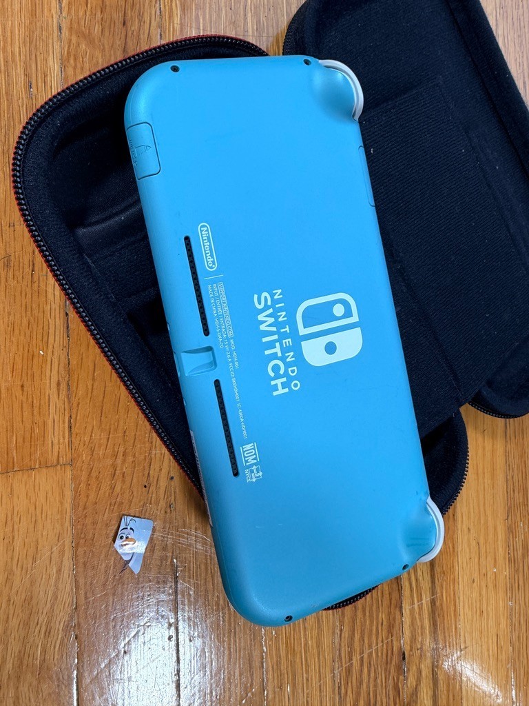 Nintendo Switch Lite Turquoise Blue w/ Carrying Case – Works Great