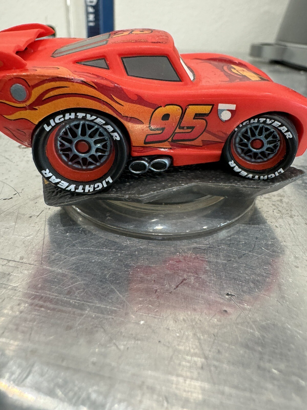 LIGHTNING MCQUEEN – DISNEY INFINITY 1.0 CHARACTER FIGURE