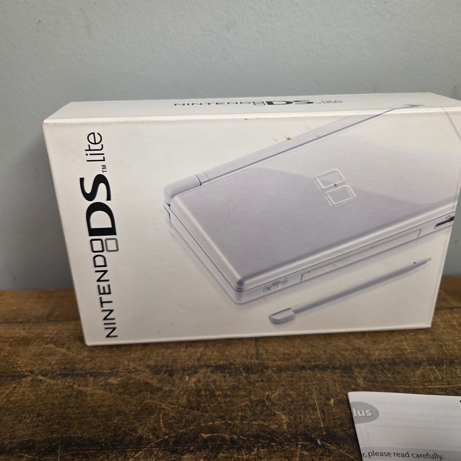Nintendo DS Lite Polar White Handheld System Console w/ Wi-Fi Capability USG-001