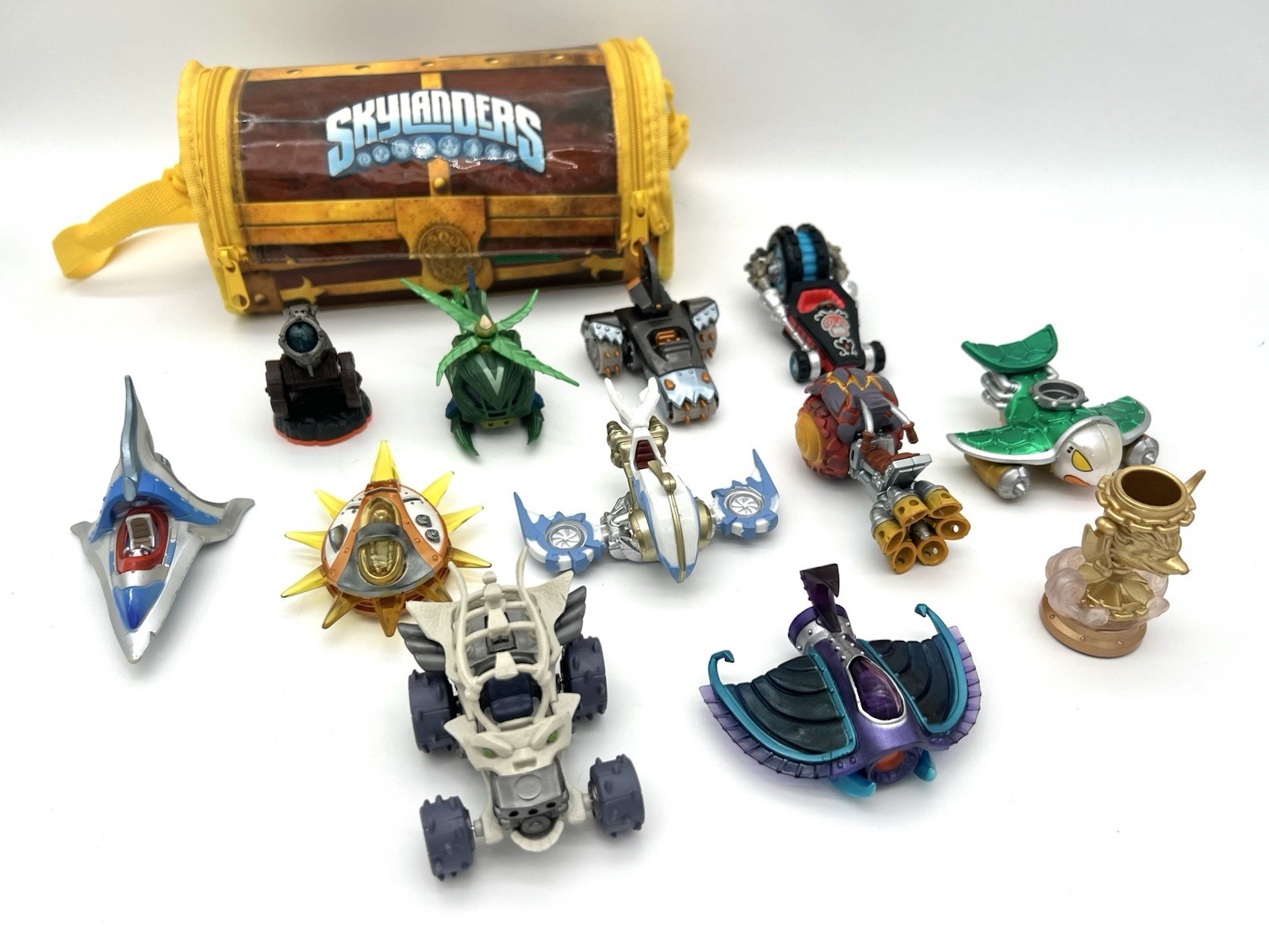 Skylanders SuperChargers Lot of 12 Vehicles + Treasure Chest Carry Case