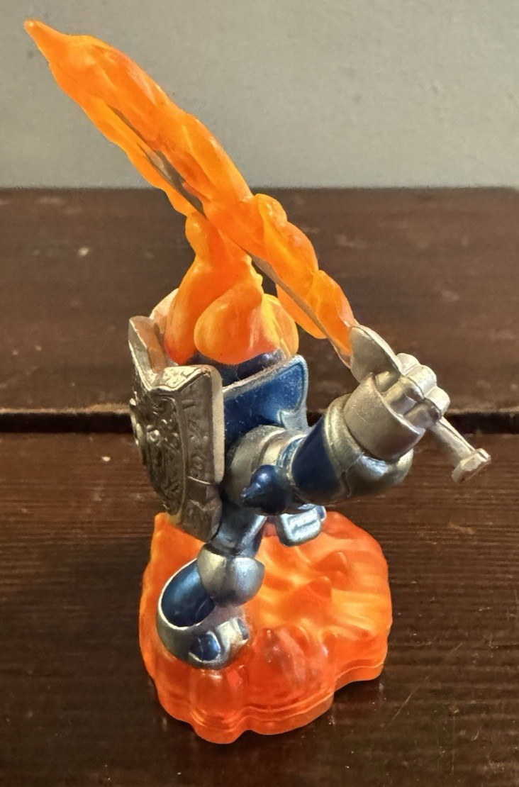 Series 2 Giants Ignitor Character Figure From The Skylanders Giants Trap Team!