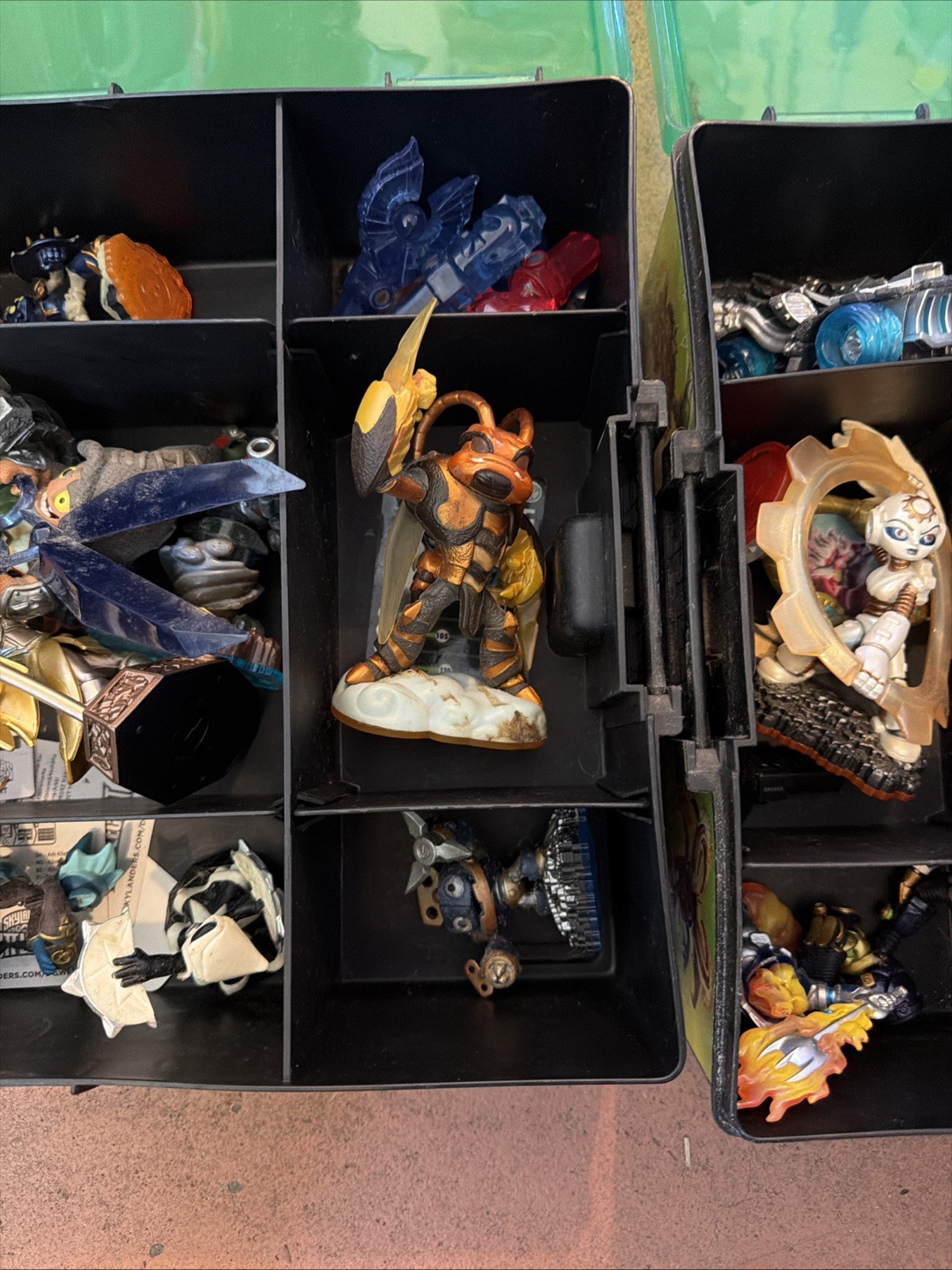 Skylander Lot 75+ Pieces – 3 Carrying Cases.