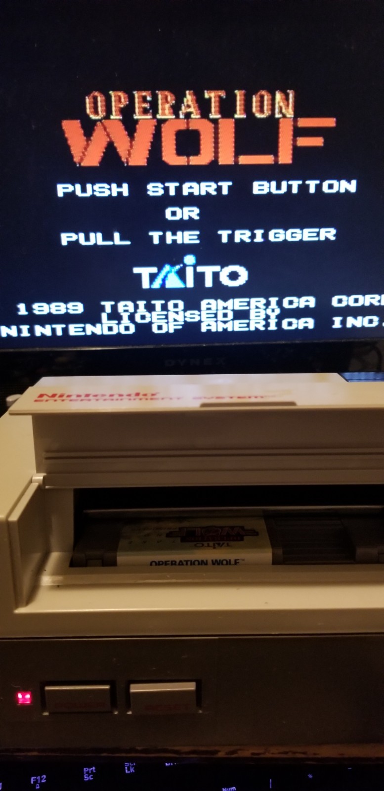 Original Nintendo NES Console Controllers, Zapper, 14 games, New 72 pin, READ