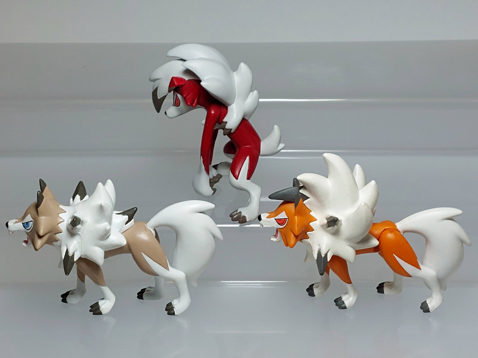 Lycanroc (Midday Midnight Dusk) Pokemon Moncolle Figure Takara Tomy 2.1-2.6in