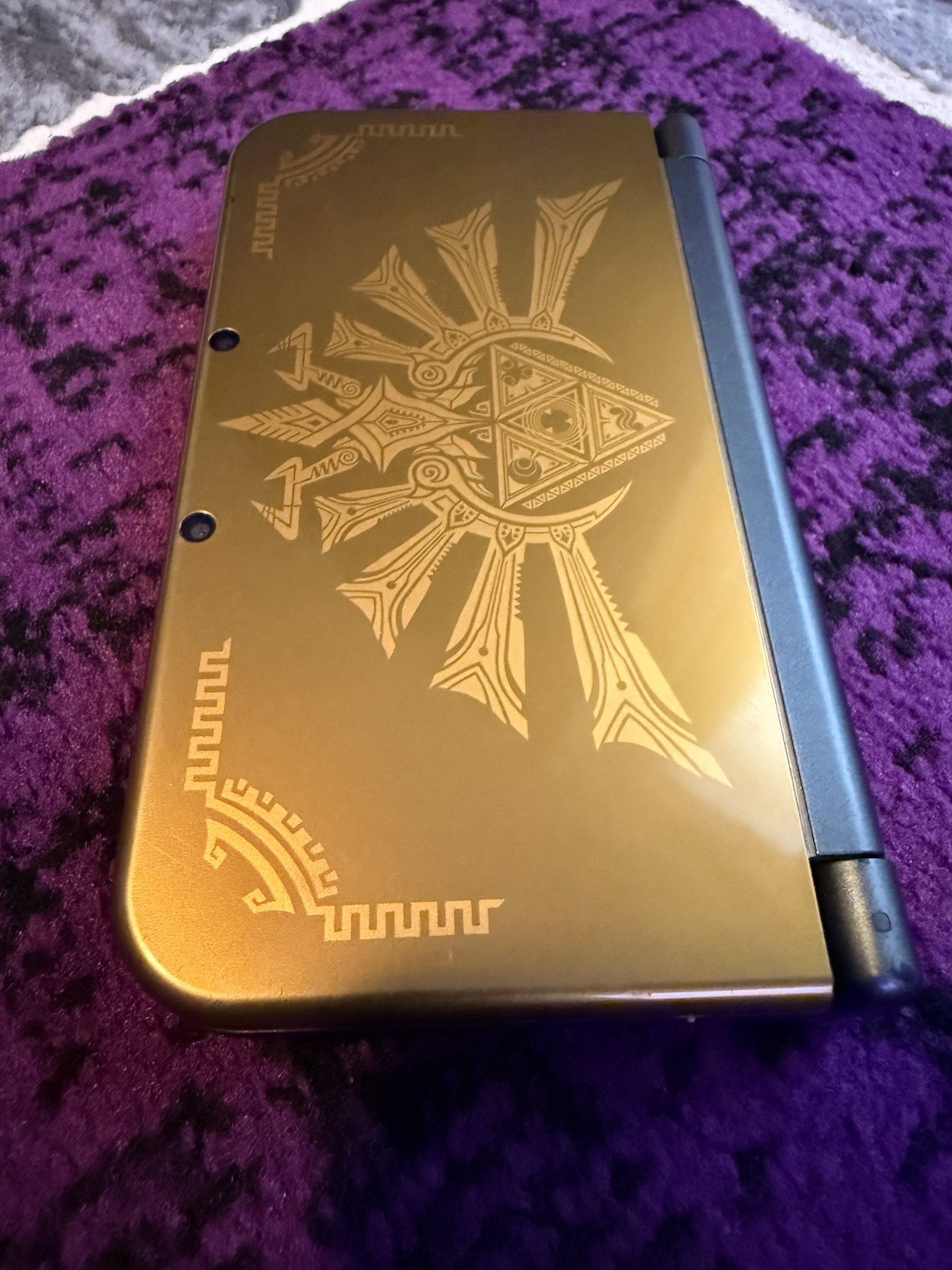 Nintendo New 3DS XL Hyrule Edition With Stylus (RED-001)