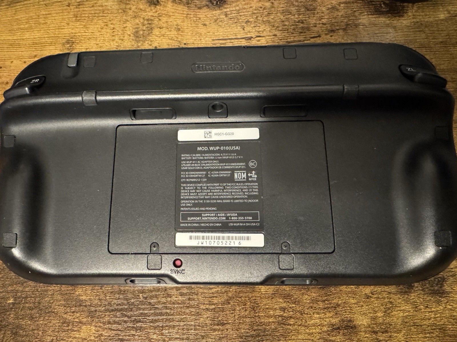 Nintendo WUP-010 Gamepad – BLACK. FOR PARTS. POWERS ON, Screen Damage